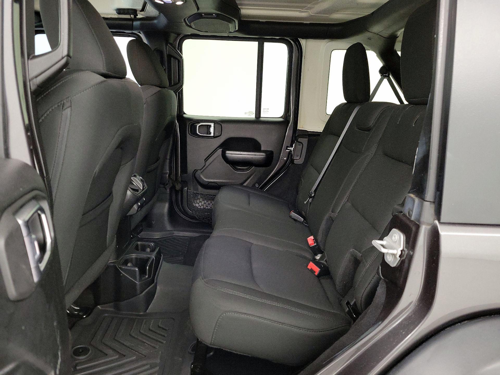 Thumbnail: 2019 Jeep Wrangler - 18