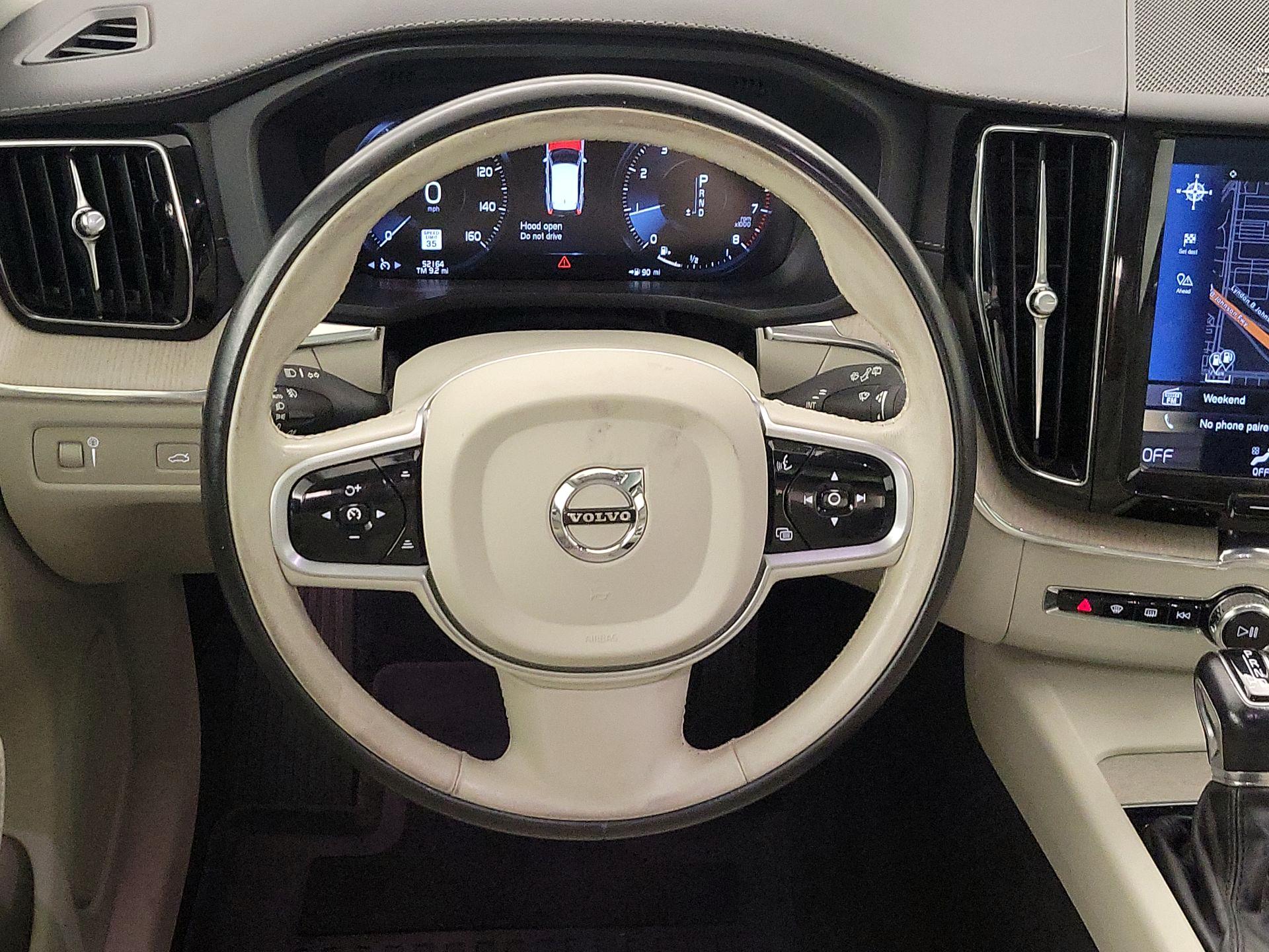Thumbnail: 2020 Volvo XC60 - 10