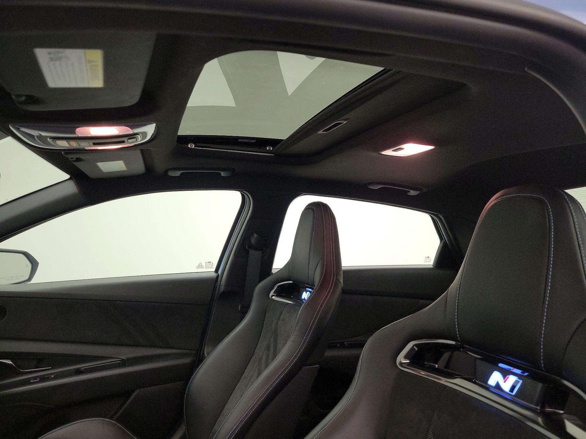 Thumbnail: 2022 Hyundai Elantra - 20