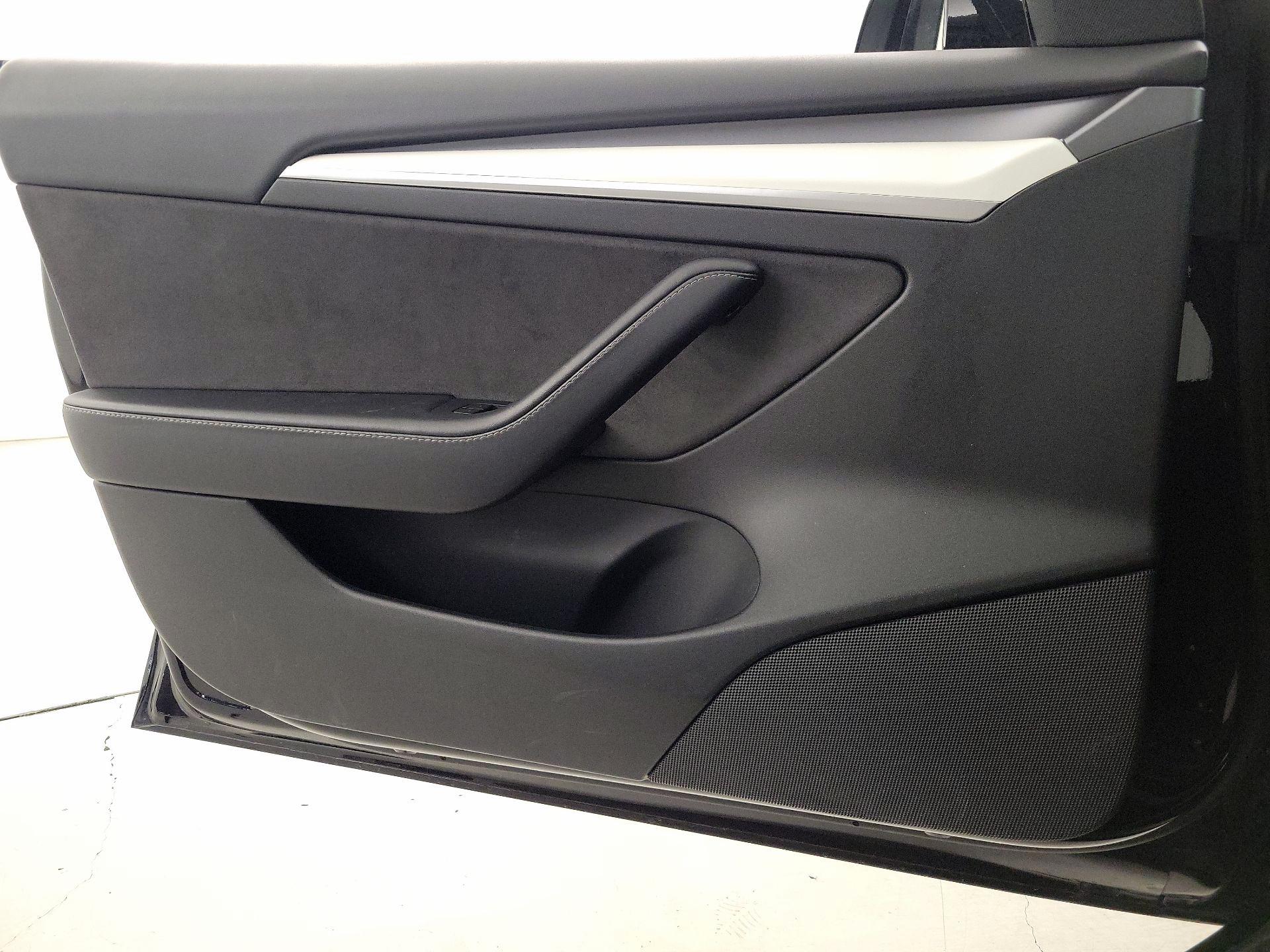 Thumbnail: 2022 Tesla Model 3 - 12