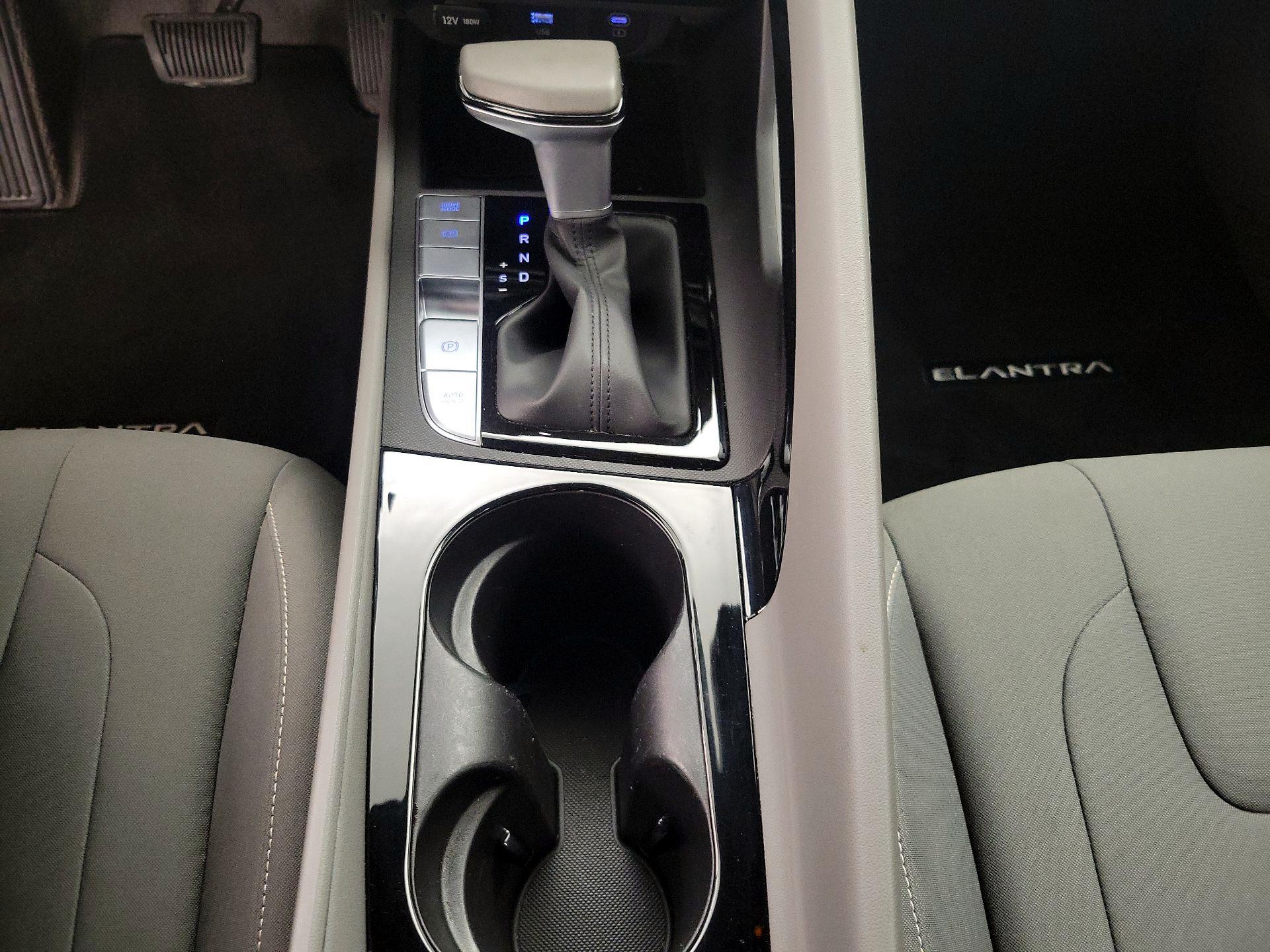 Thumbnail: 2024 Hyundai Elantra - 18