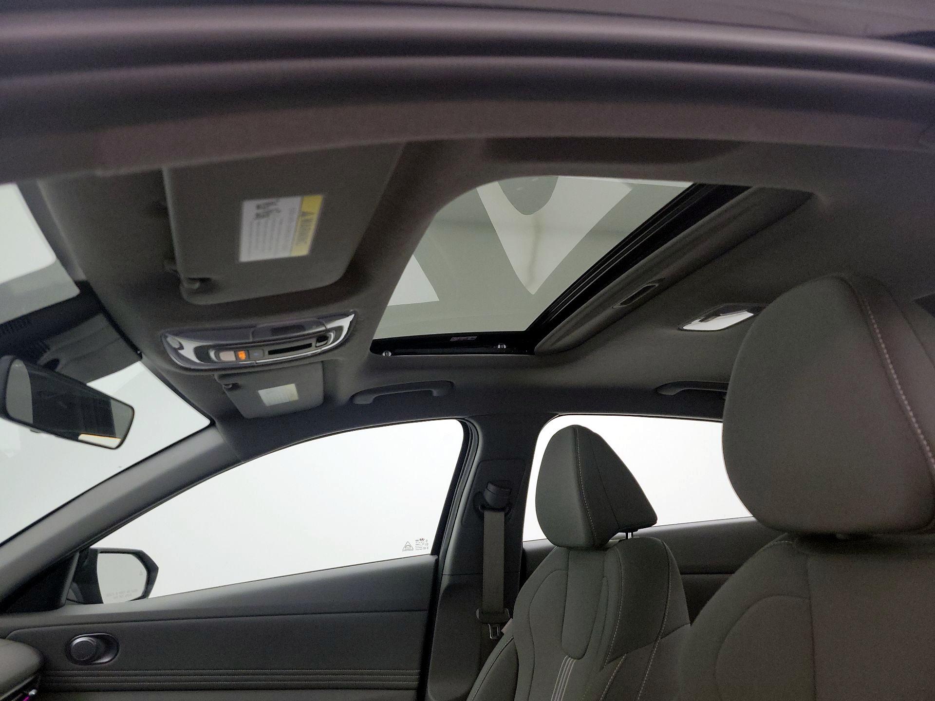 Thumbnail: 2024 Hyundai Elantra - 20