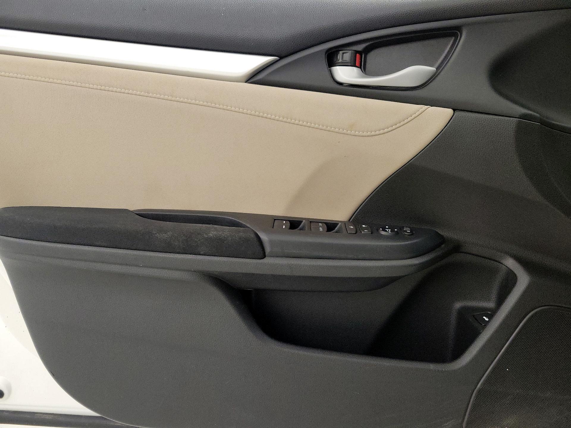 Thumbnail: 2016 Honda Civic - 12
