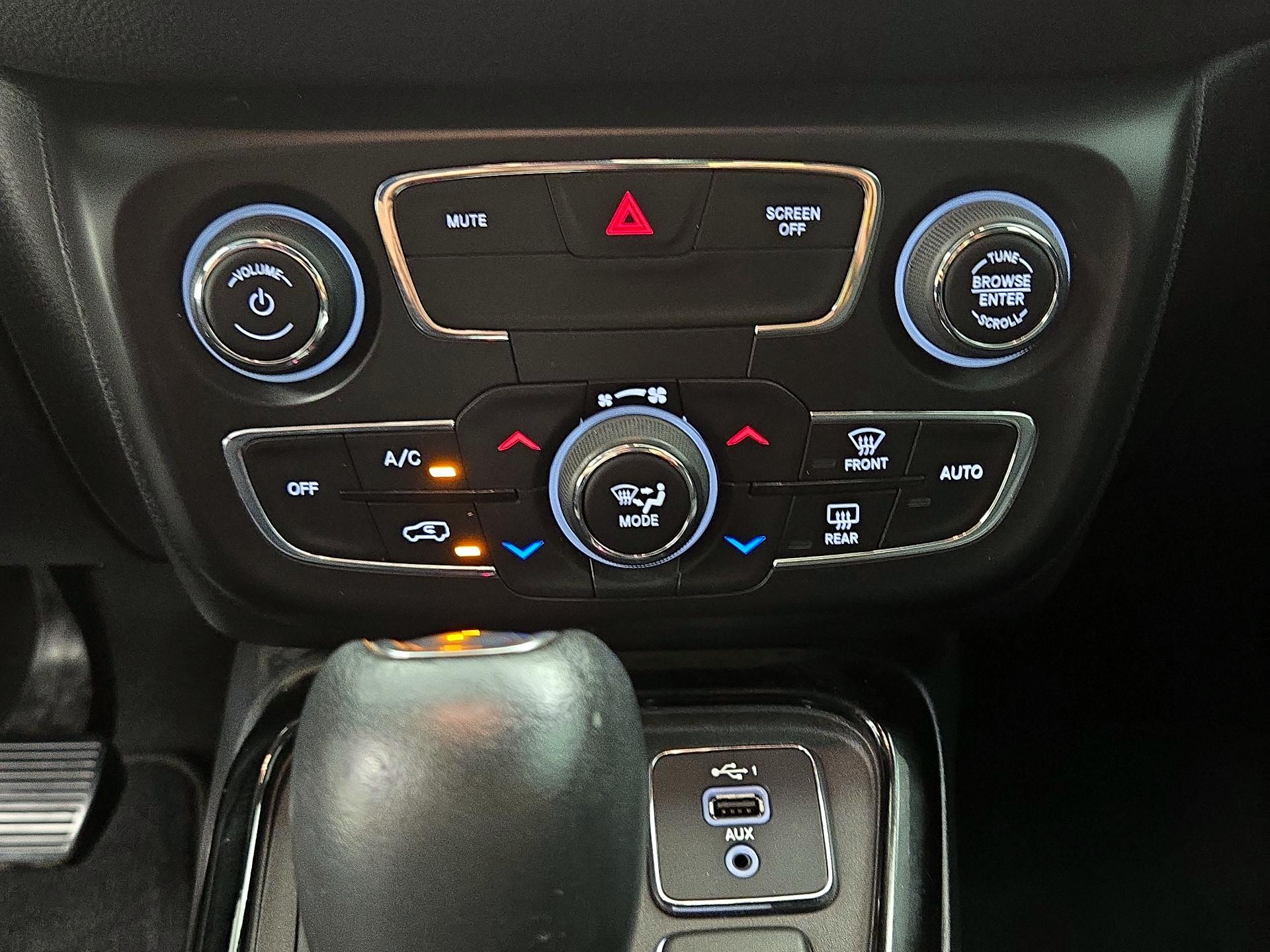Thumbnail: 2021 Jeep Compass - 16
