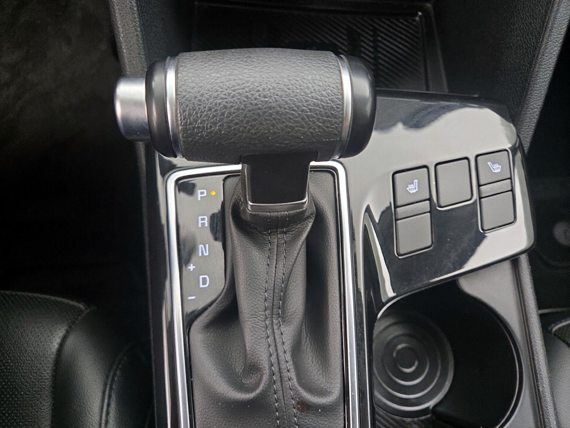 Thumbnail: 2023 Kia Sportage - 18