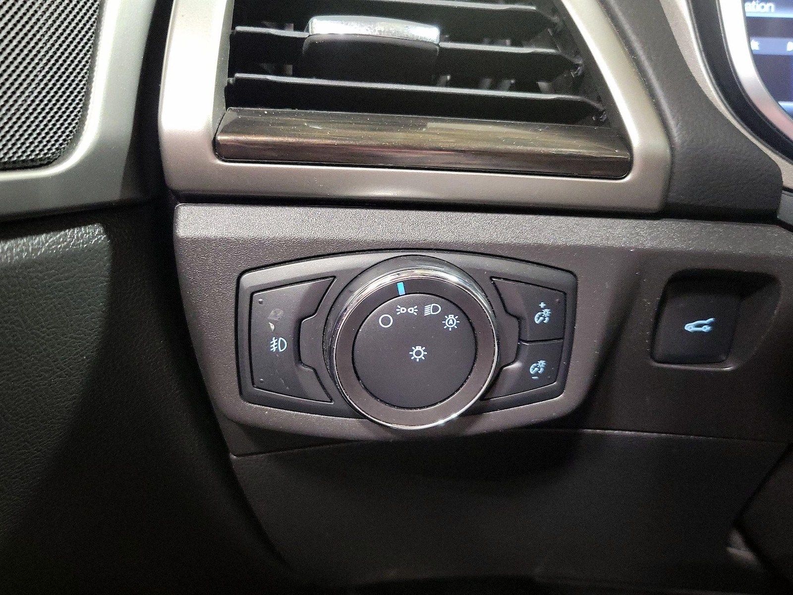 2014 Ford Fusion SE - Photo 14