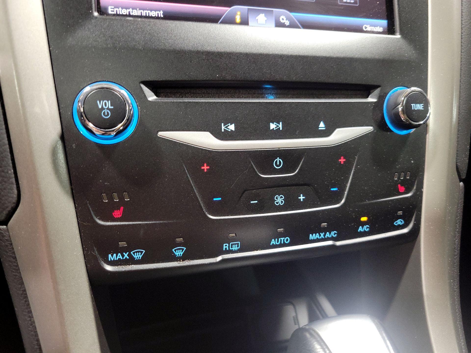 Thumbnail: 2014 Ford Fusion - 16