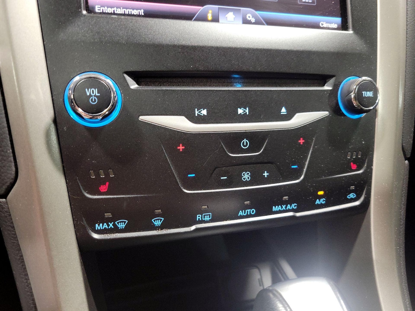 2014 Ford Fusion SE - Photo 17