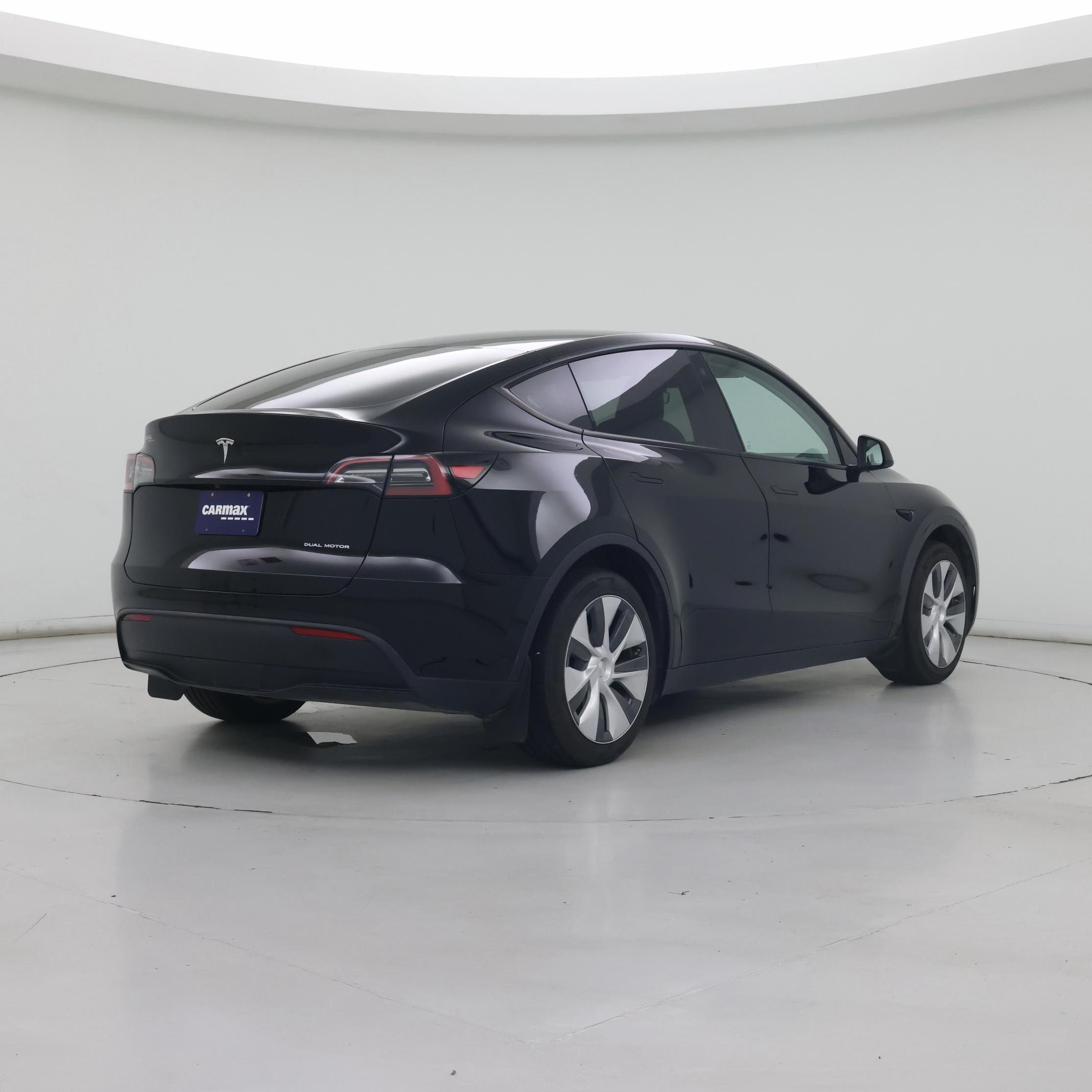 Thumbnail: 2023 Tesla Model Y - 8