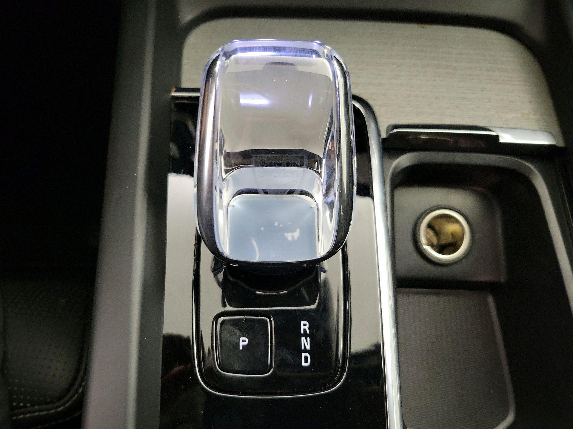 Thumbnail: 2025 Volvo XC60 - 16