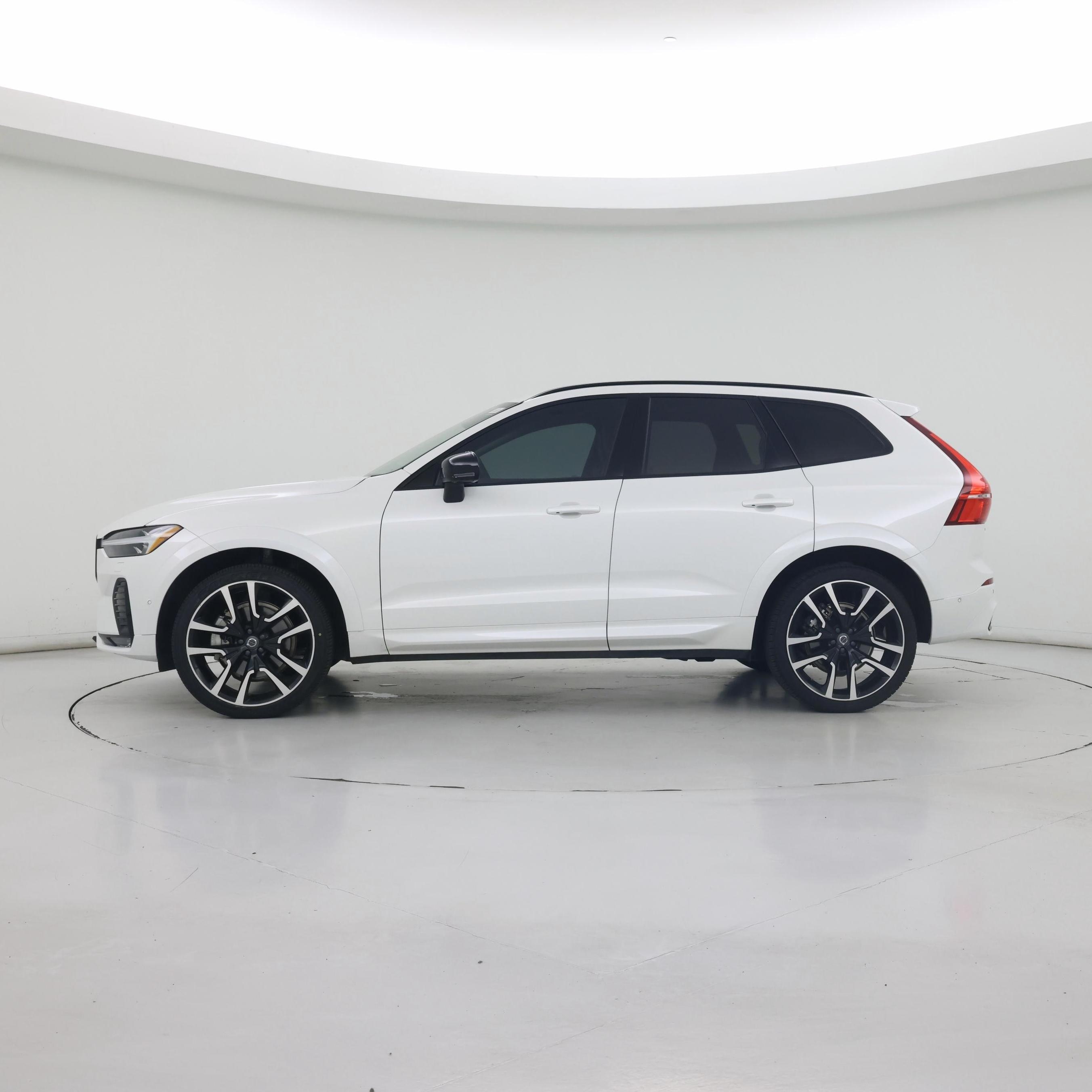 Thumbnail: 2025 Volvo XC60 - 3