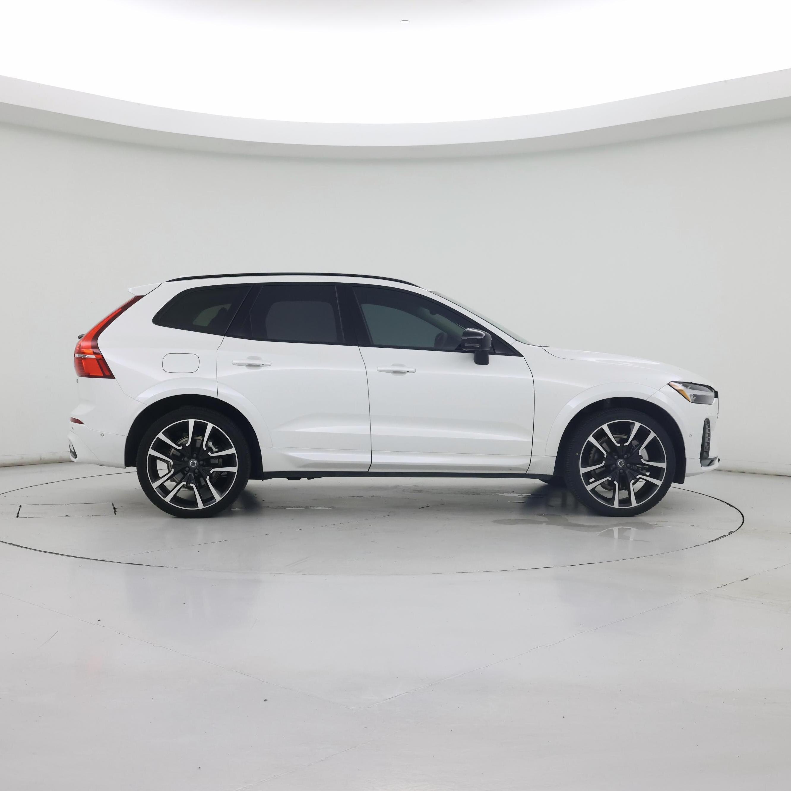 Thumbnail: 2025 Volvo XC60 - 7