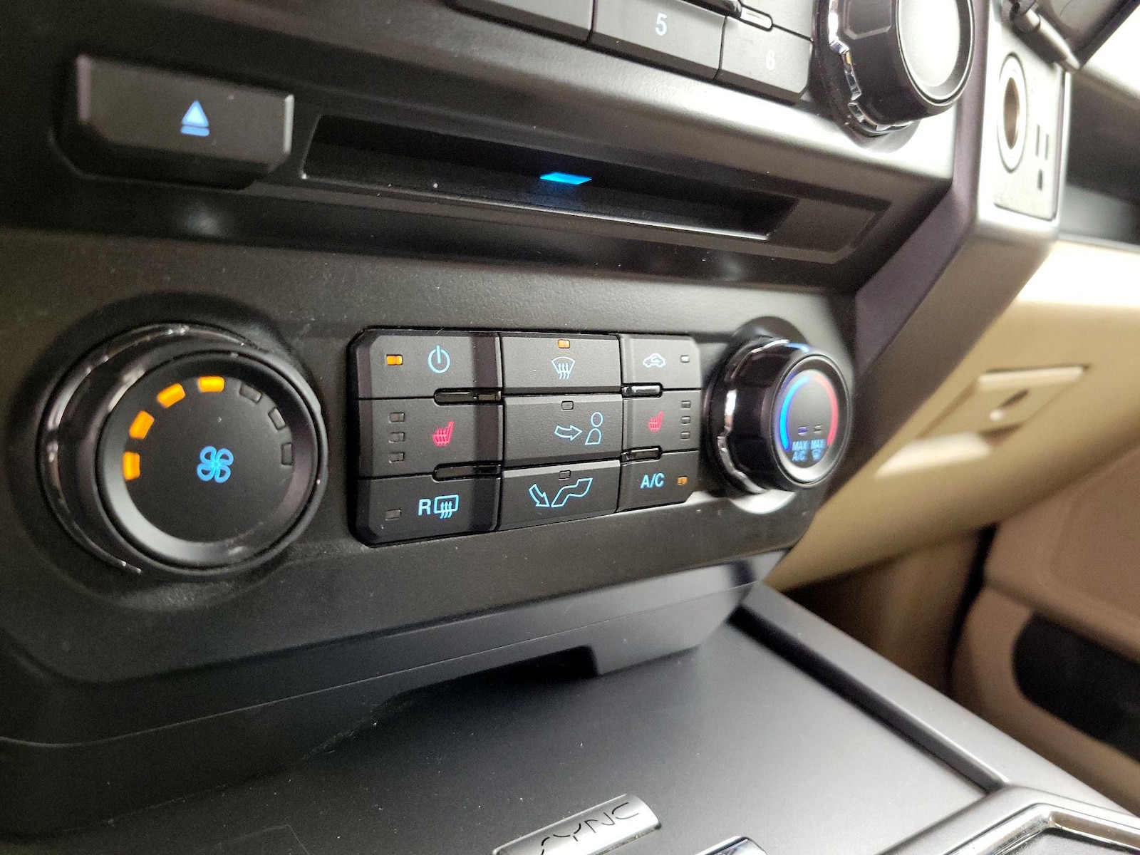 2017 Ford F-150 XLT - Photo 17