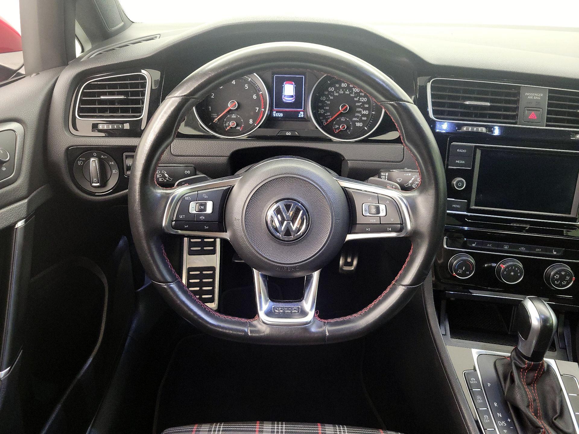 Thumbnail: 2020 Volkswagen Golf - 10