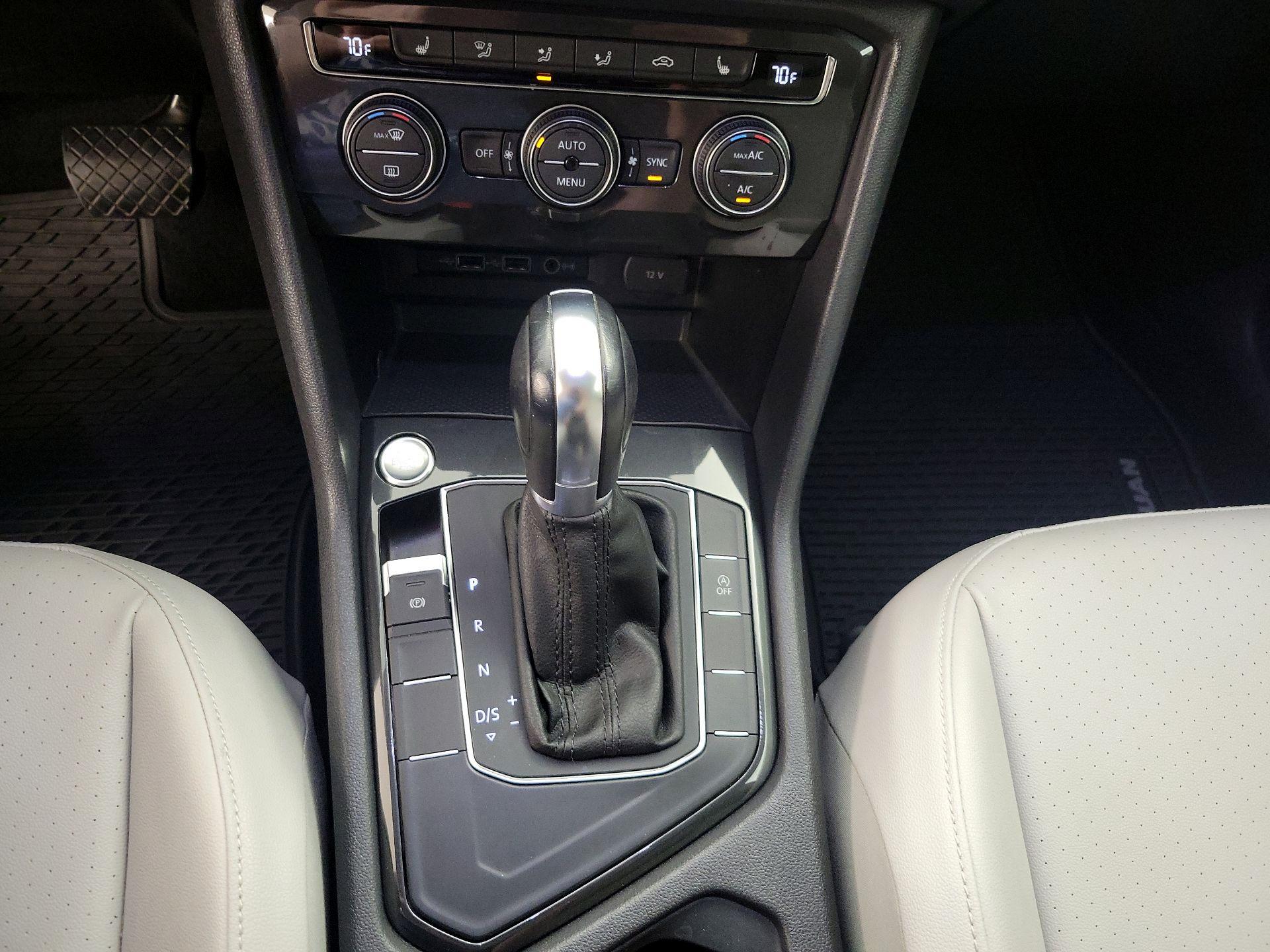 Thumbnail: 2019 Volkswagen Tiguan - 17