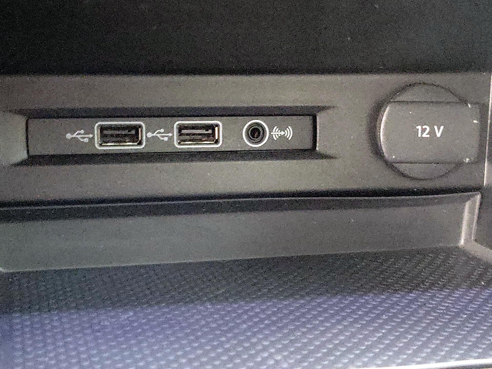 Thumbnail: 2019 Volkswagen Tiguan - 18