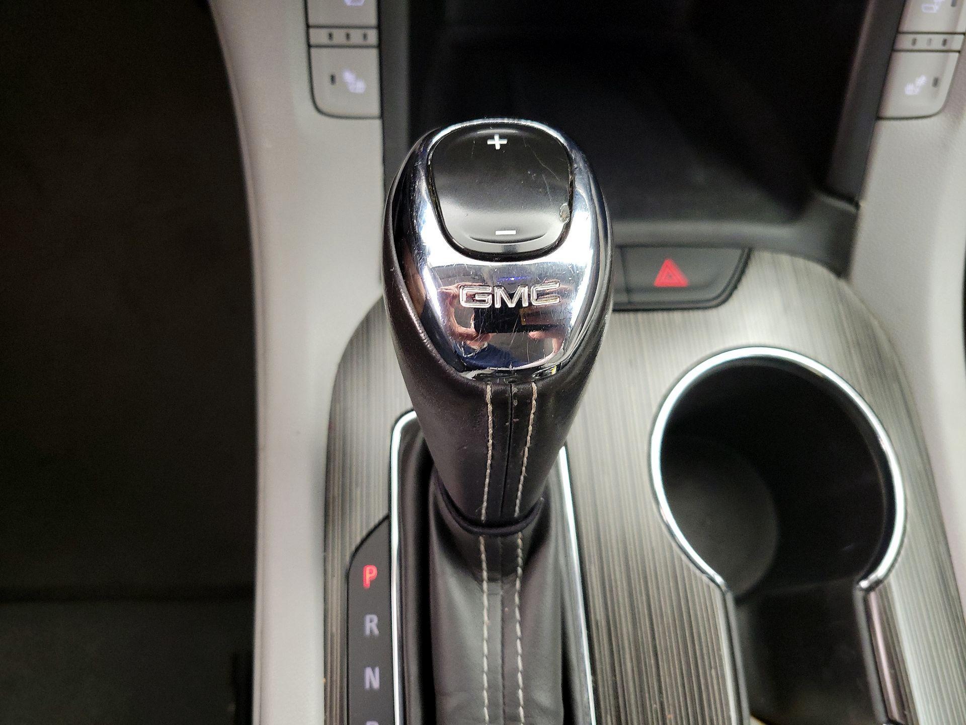 Thumbnail: 2018 GMC Acadia - 17