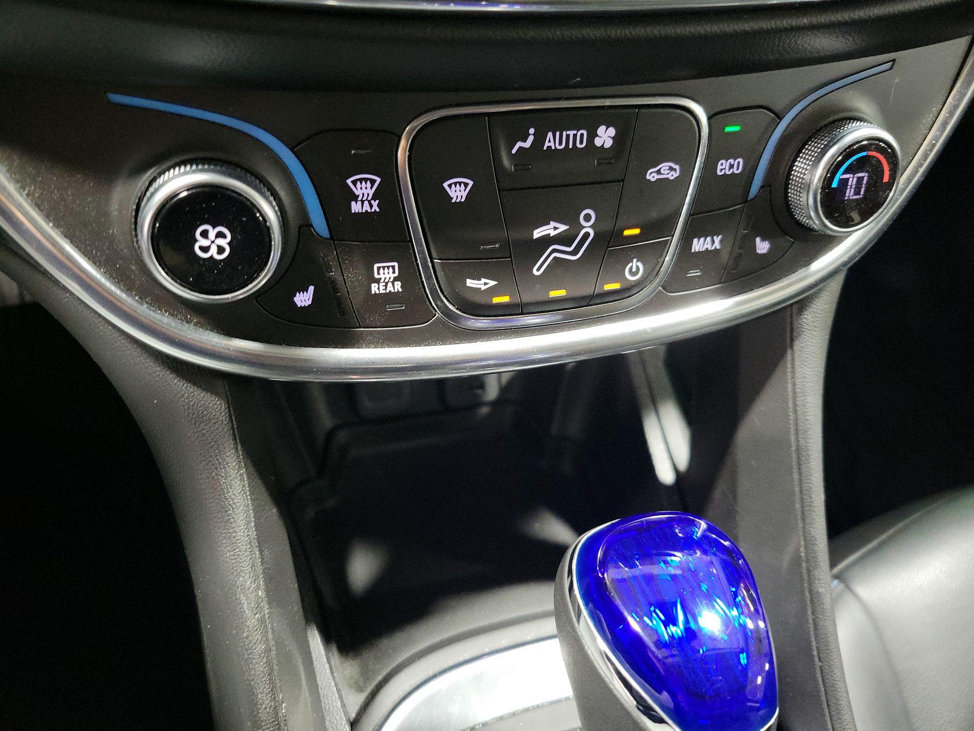 Thumbnail: 2017 Chevrolet Volt - 17