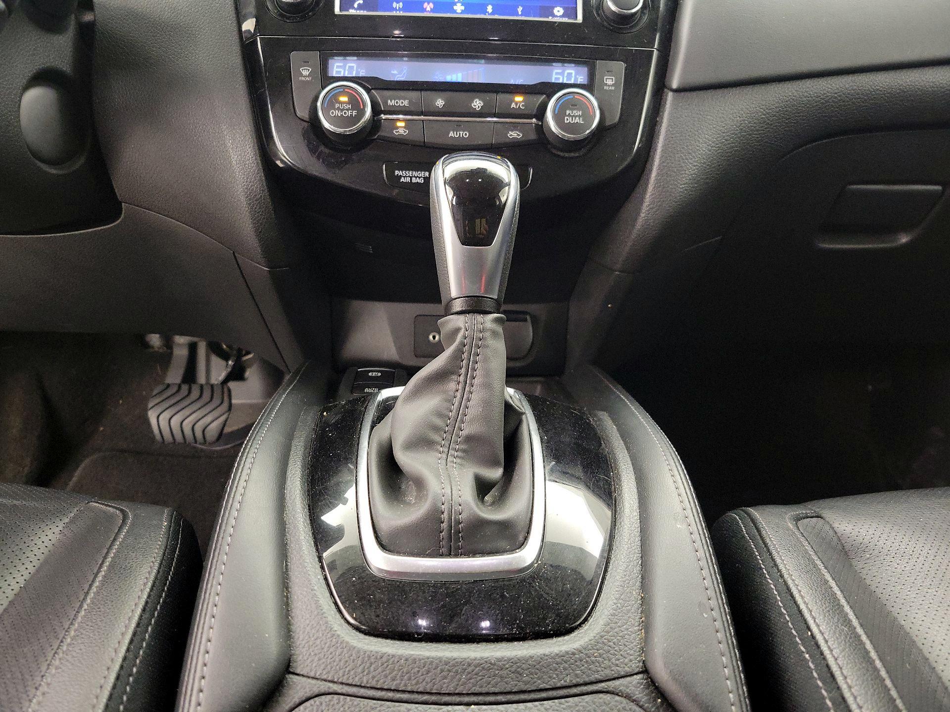 Thumbnail: 2020 Nissan Rogue - 17
