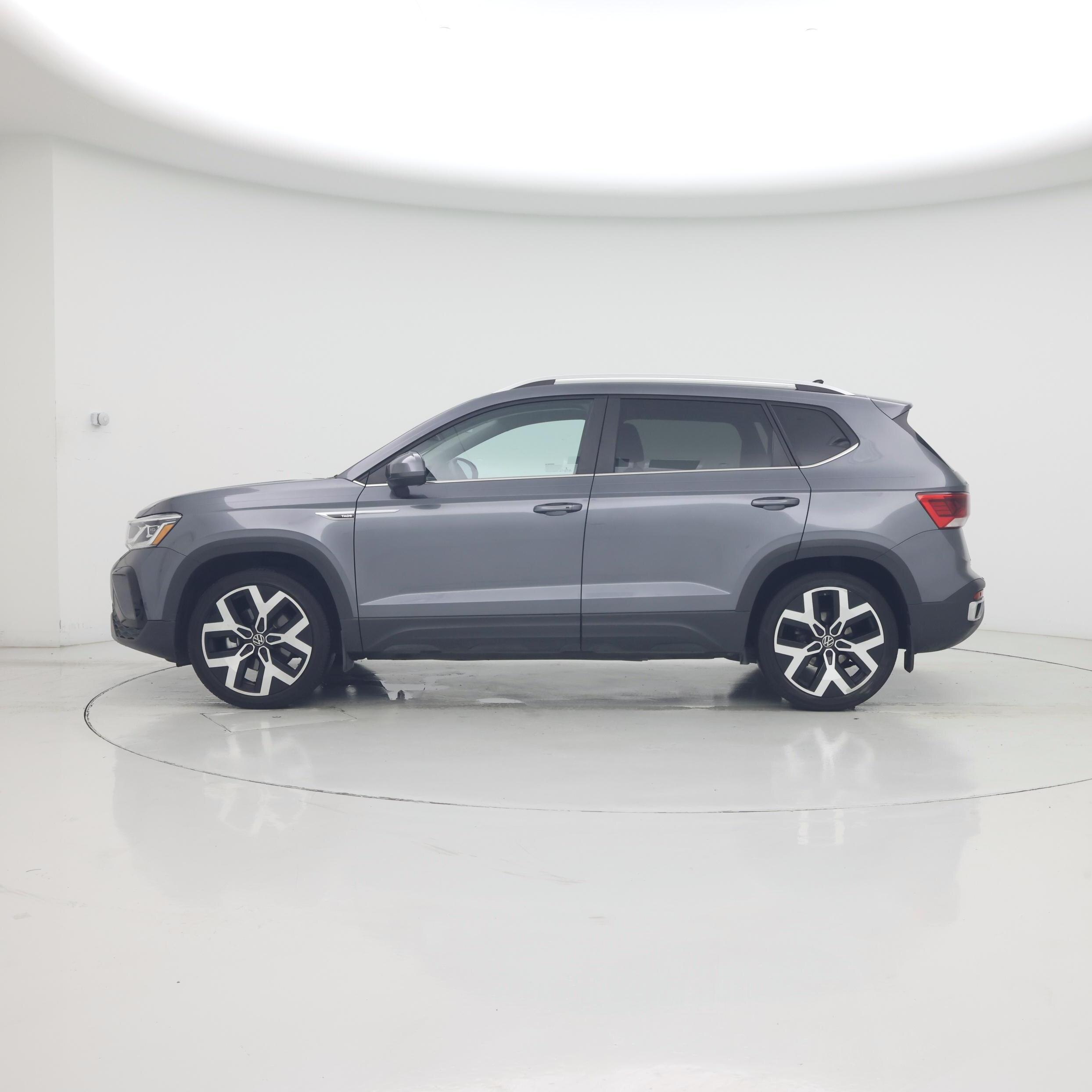 Thumbnail: 2022 Volkswagen Taos - 3
