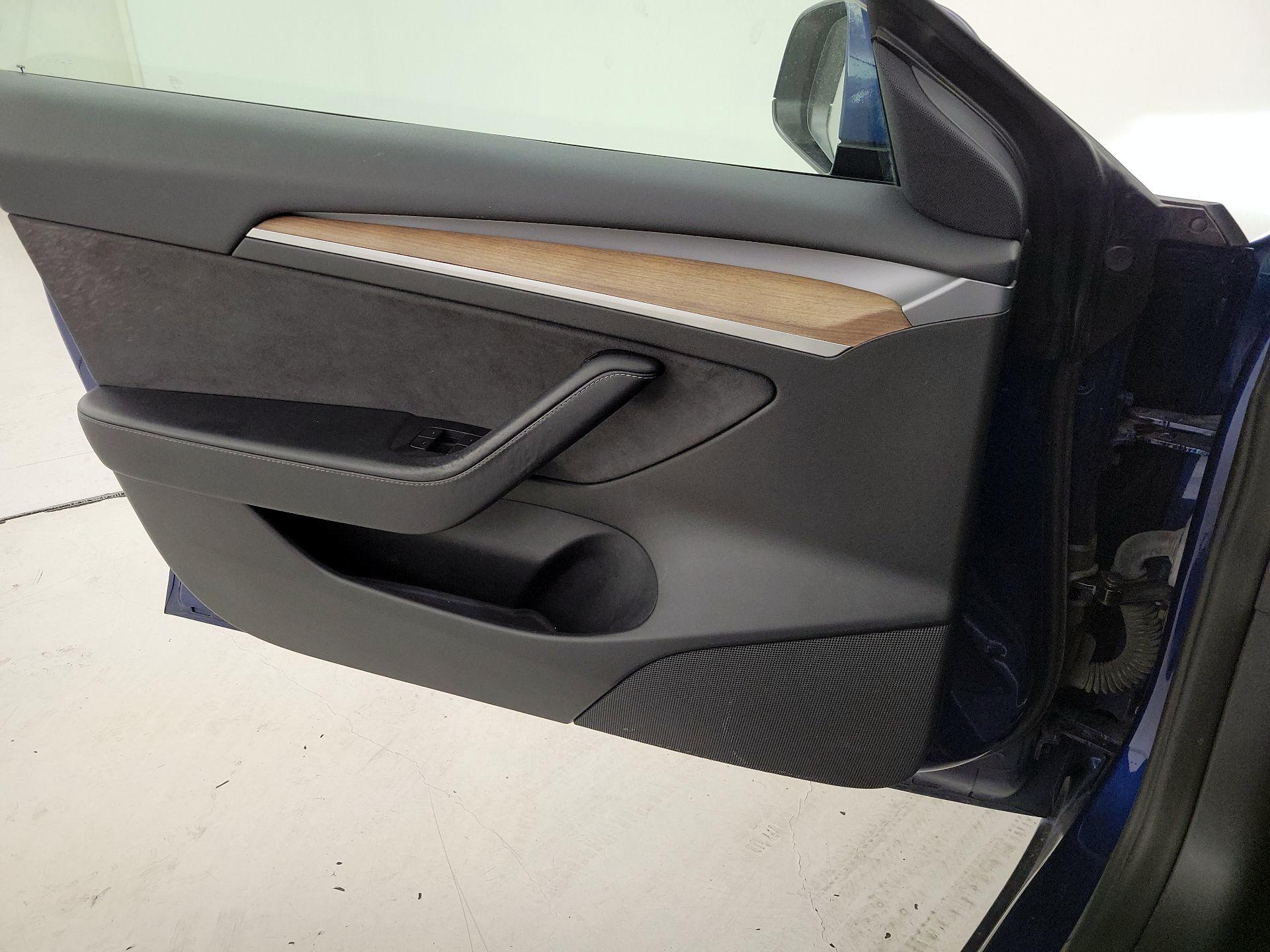 Thumbnail: 2022 Tesla Model 3 - 12