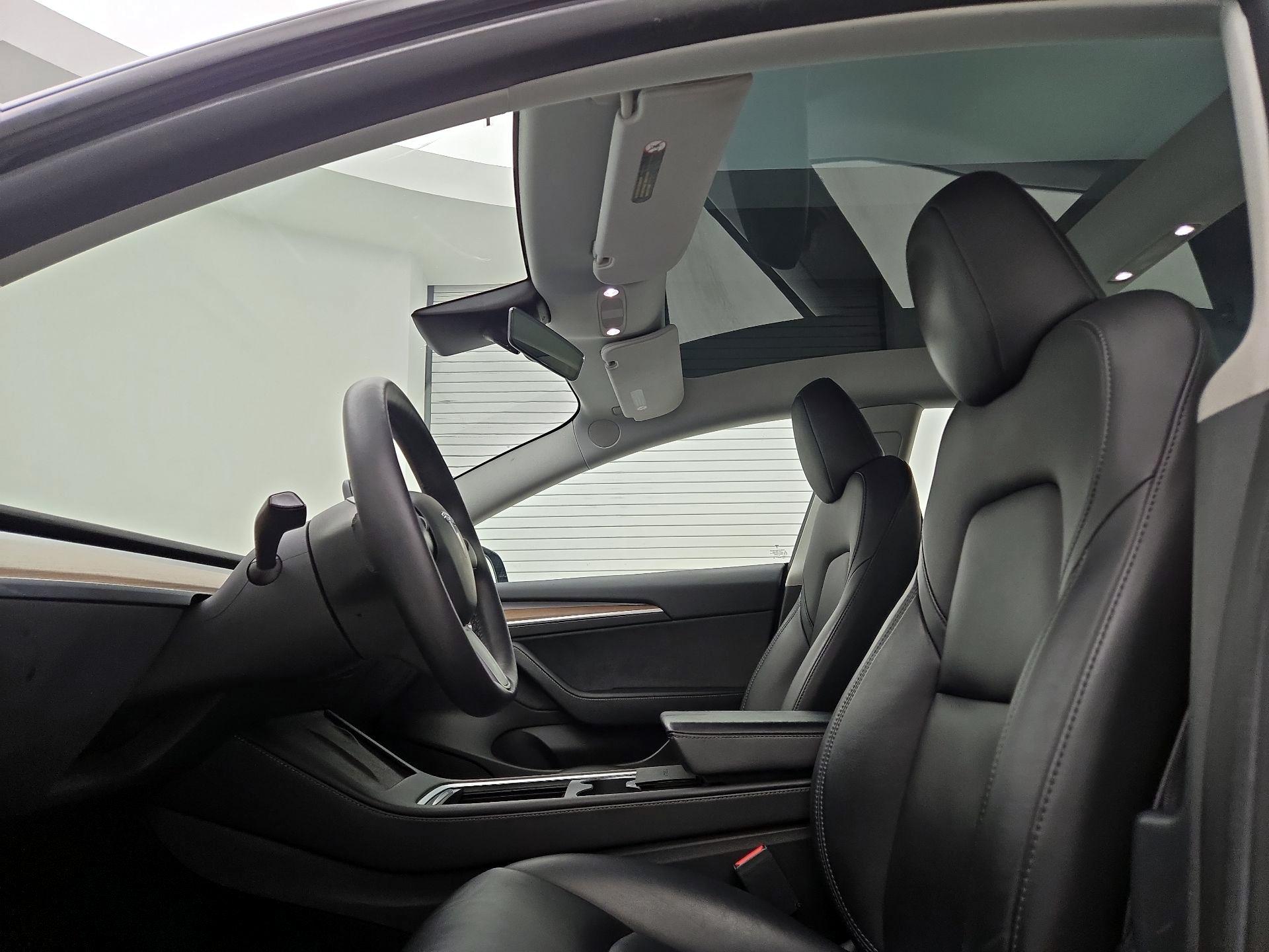 Thumbnail: 2023 Tesla Model 3 - 19