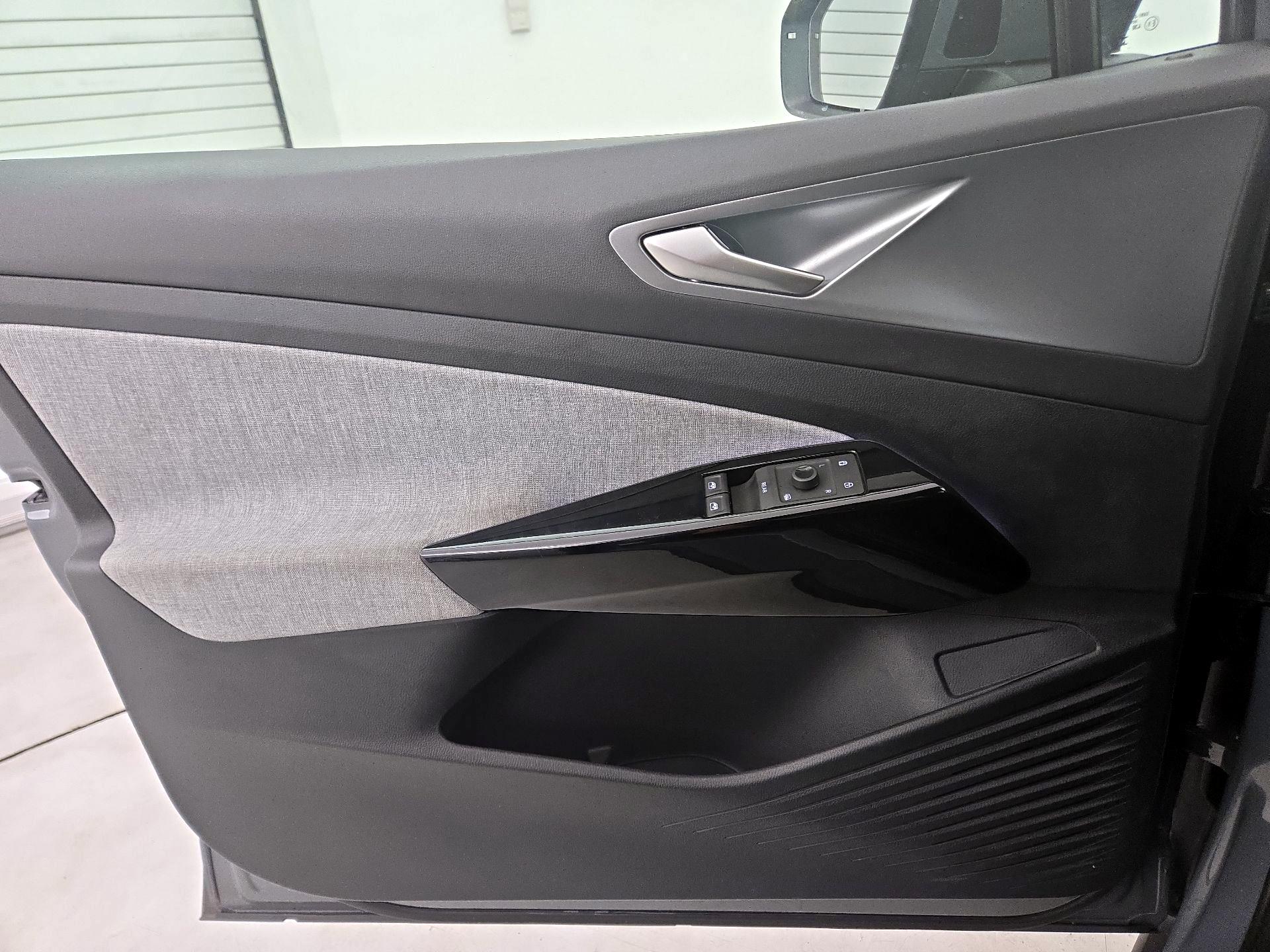 Thumbnail: 2023 Volkswagen ID.4 - 12