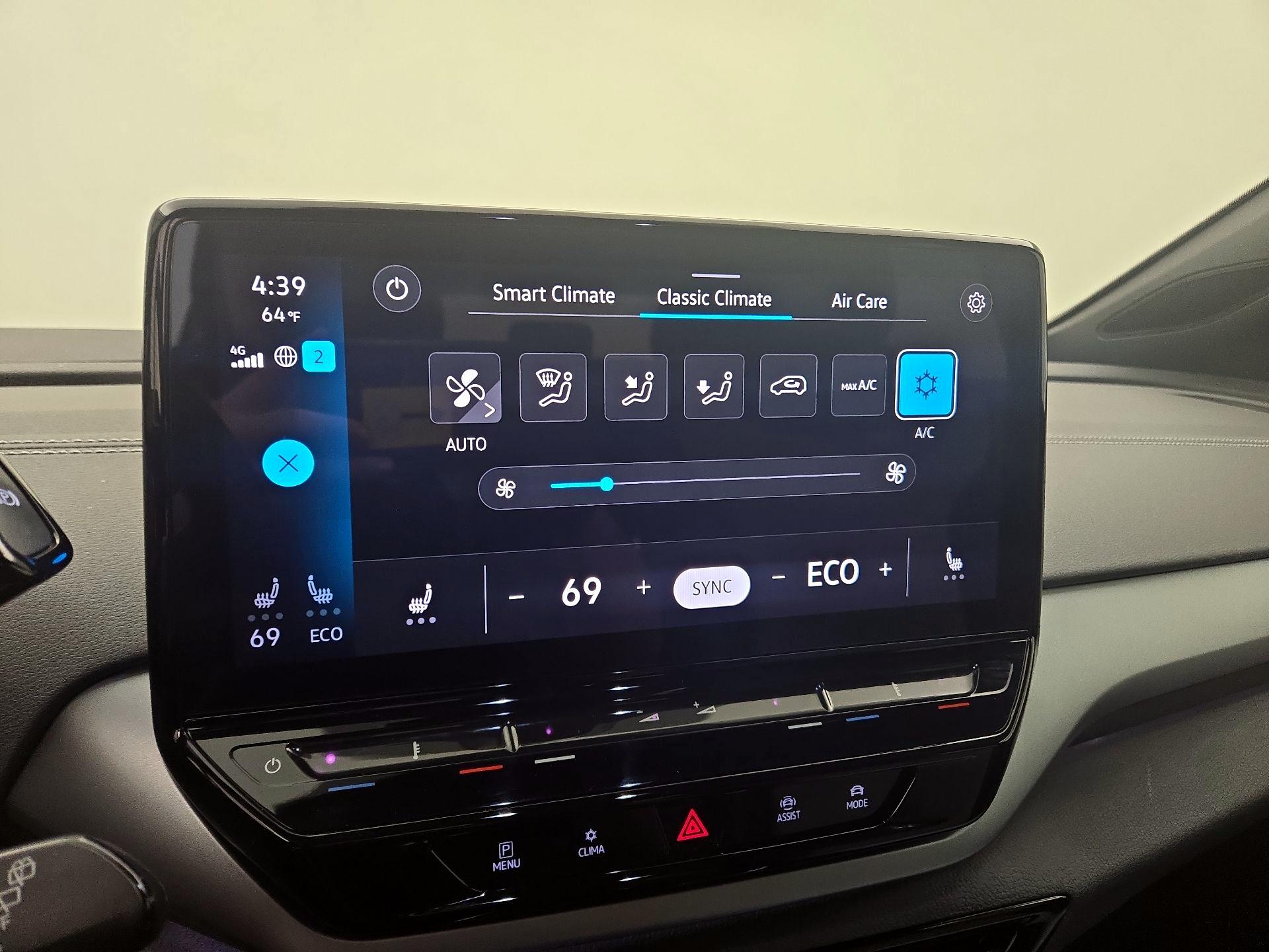 Thumbnail: 2023 Volkswagen ID.4 - 17