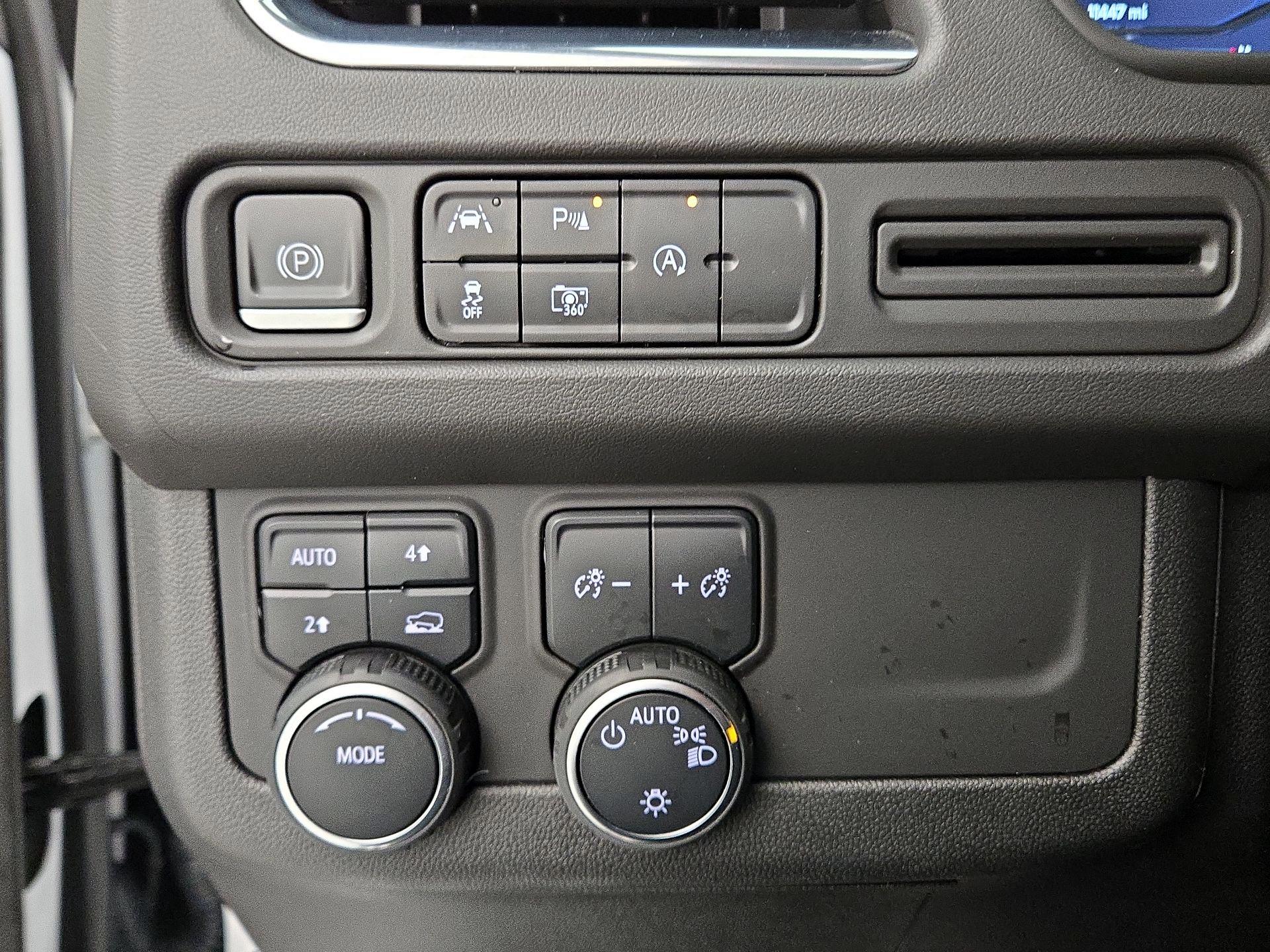 Thumbnail: 2023 Chevrolet Tahoe - 13