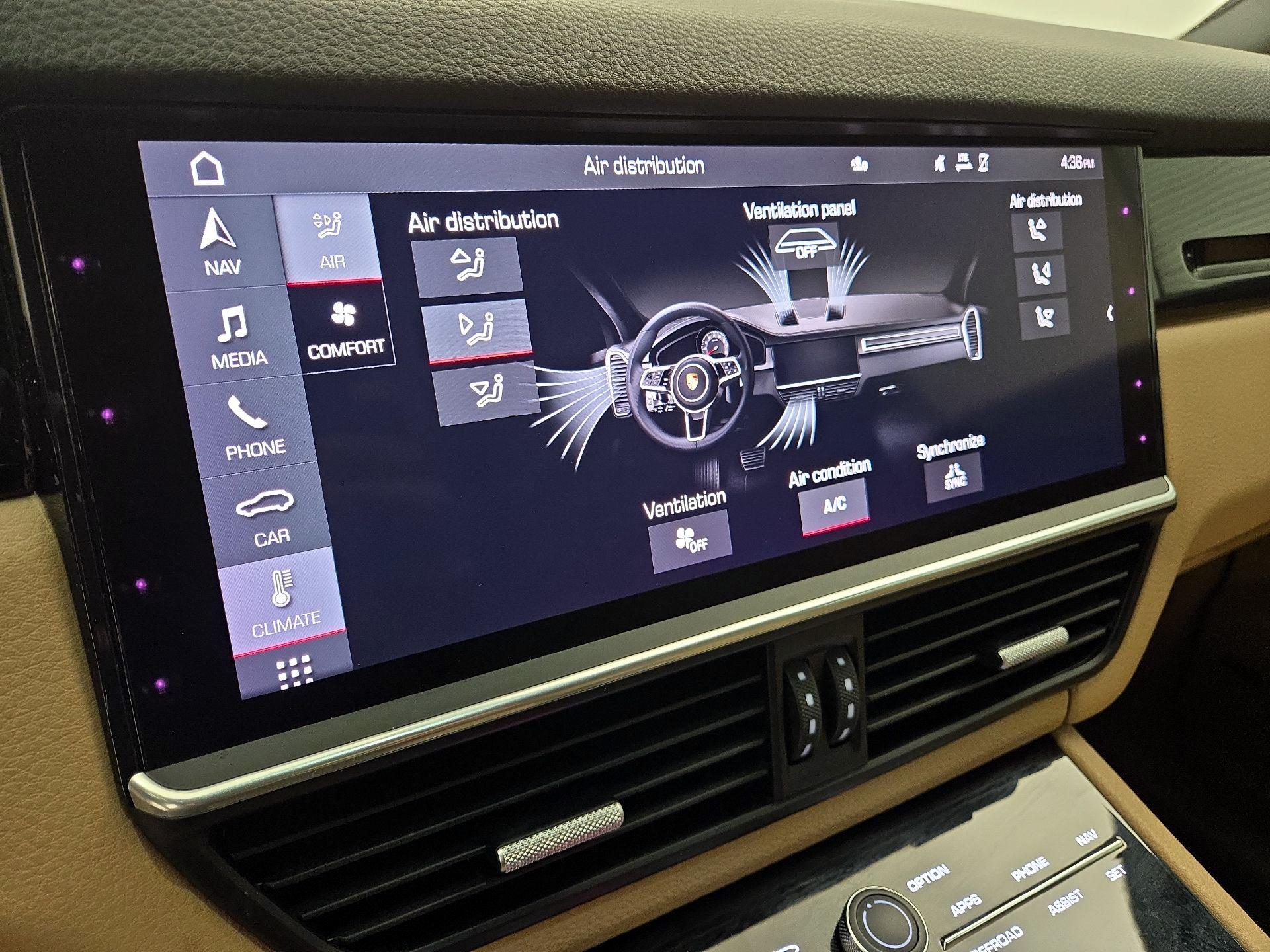 Thumbnail: 2021 Porsche Cayenne - 17