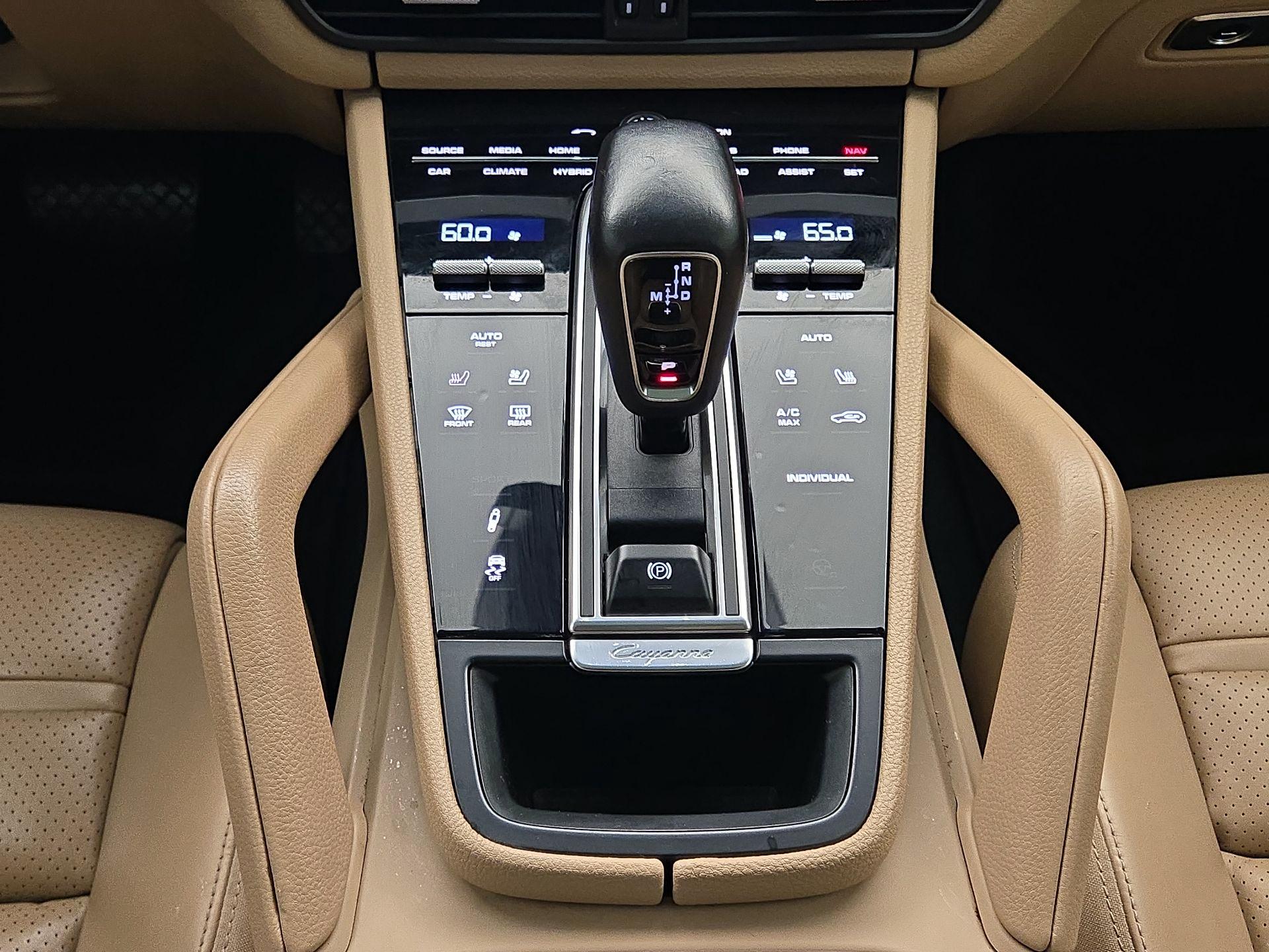 Thumbnail: 2021 Porsche Cayenne - 18