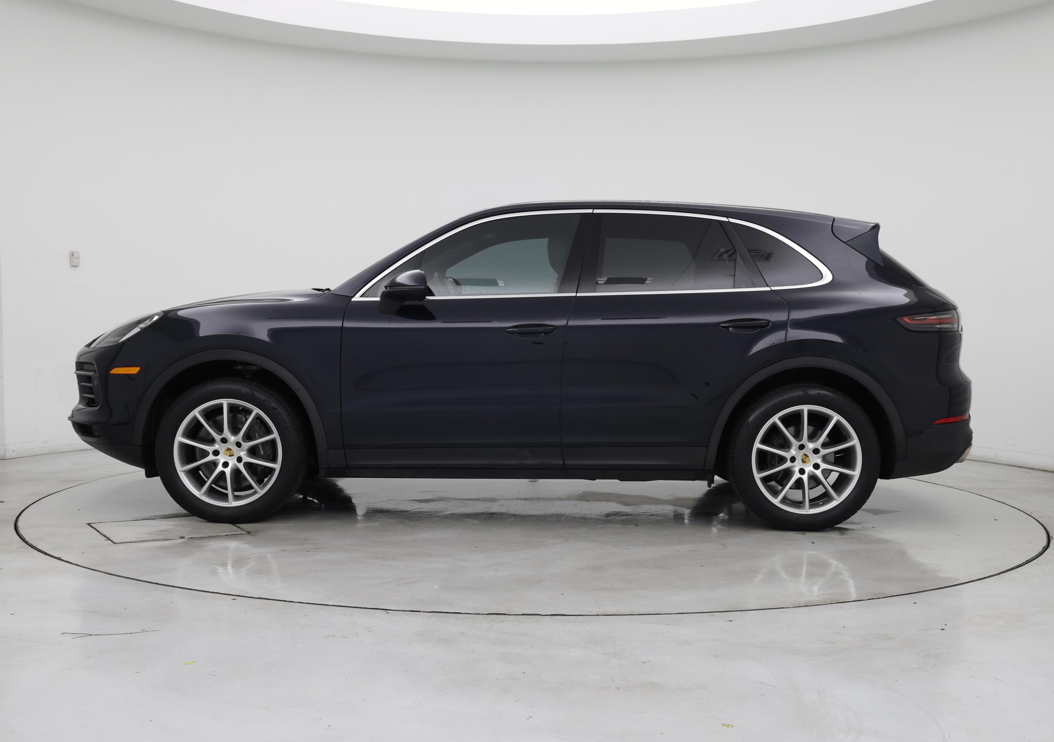 Thumbnail: 2021 Porsche Cayenne - 3
