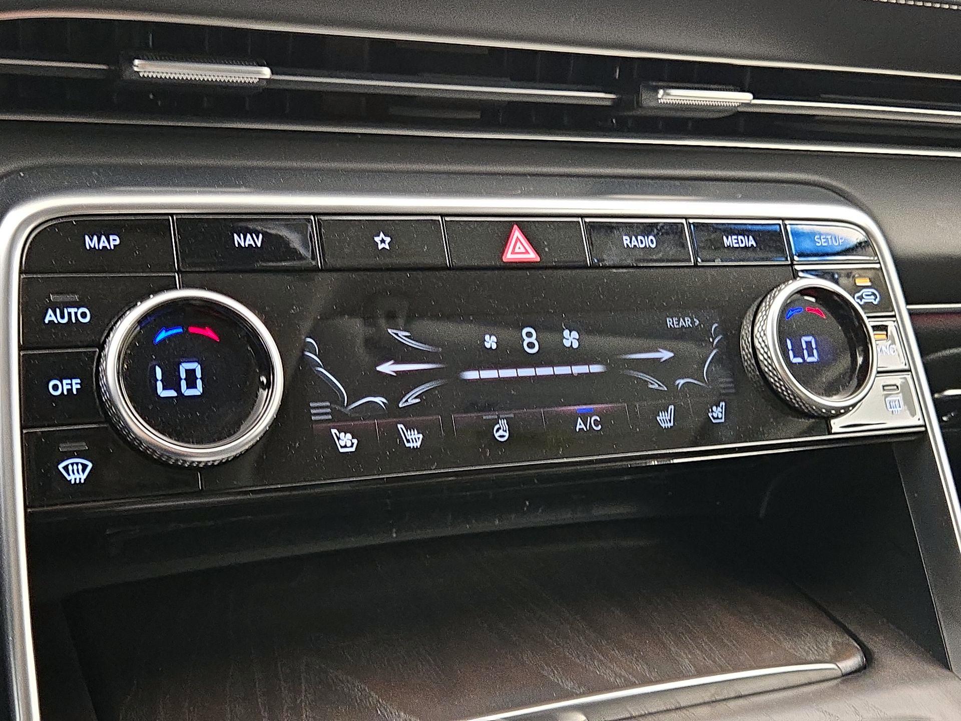 Thumbnail: 2021 Genesis GV80 - 17