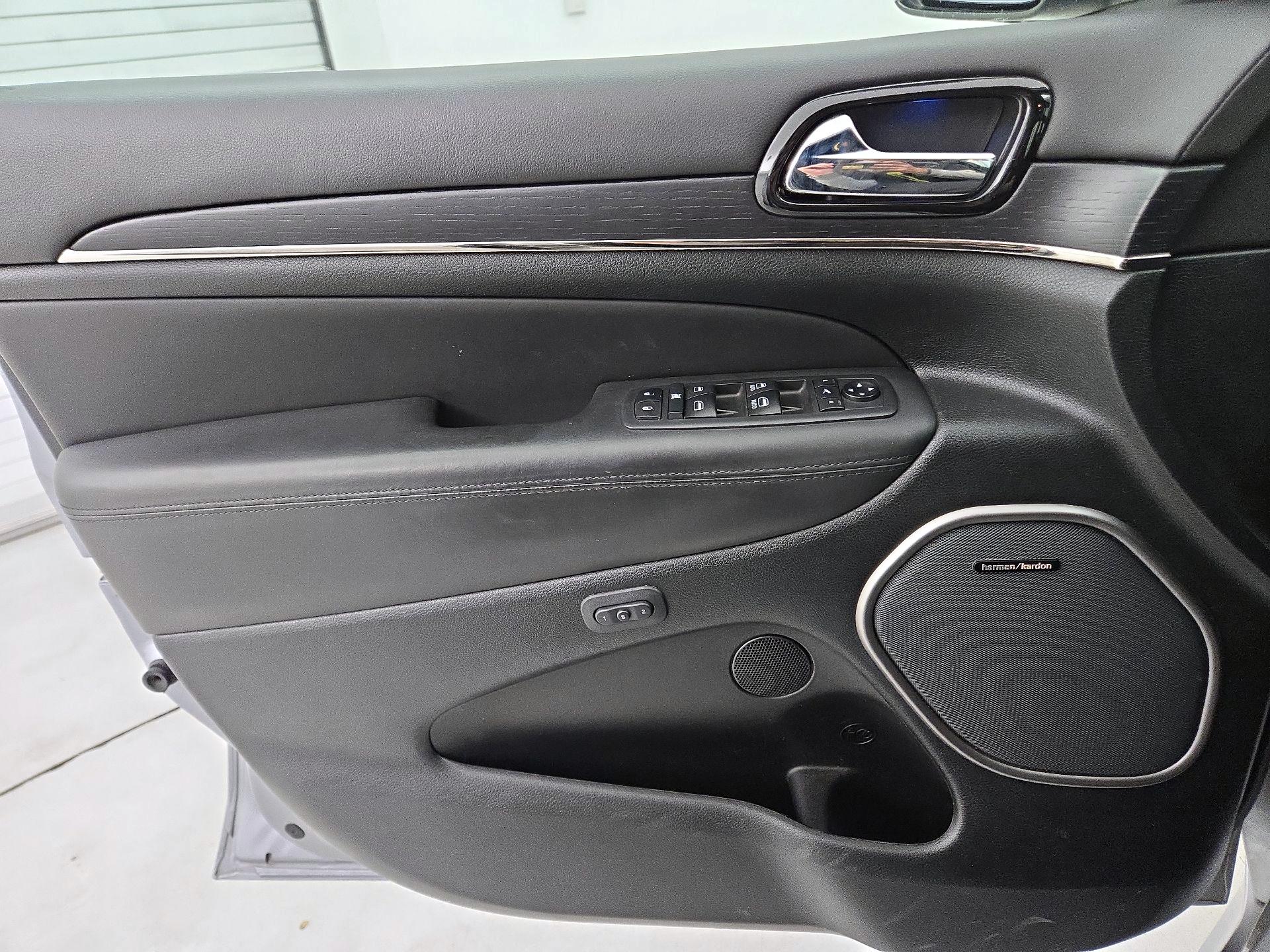 Thumbnail: 2021 Jeep Grand Cherokee - 12