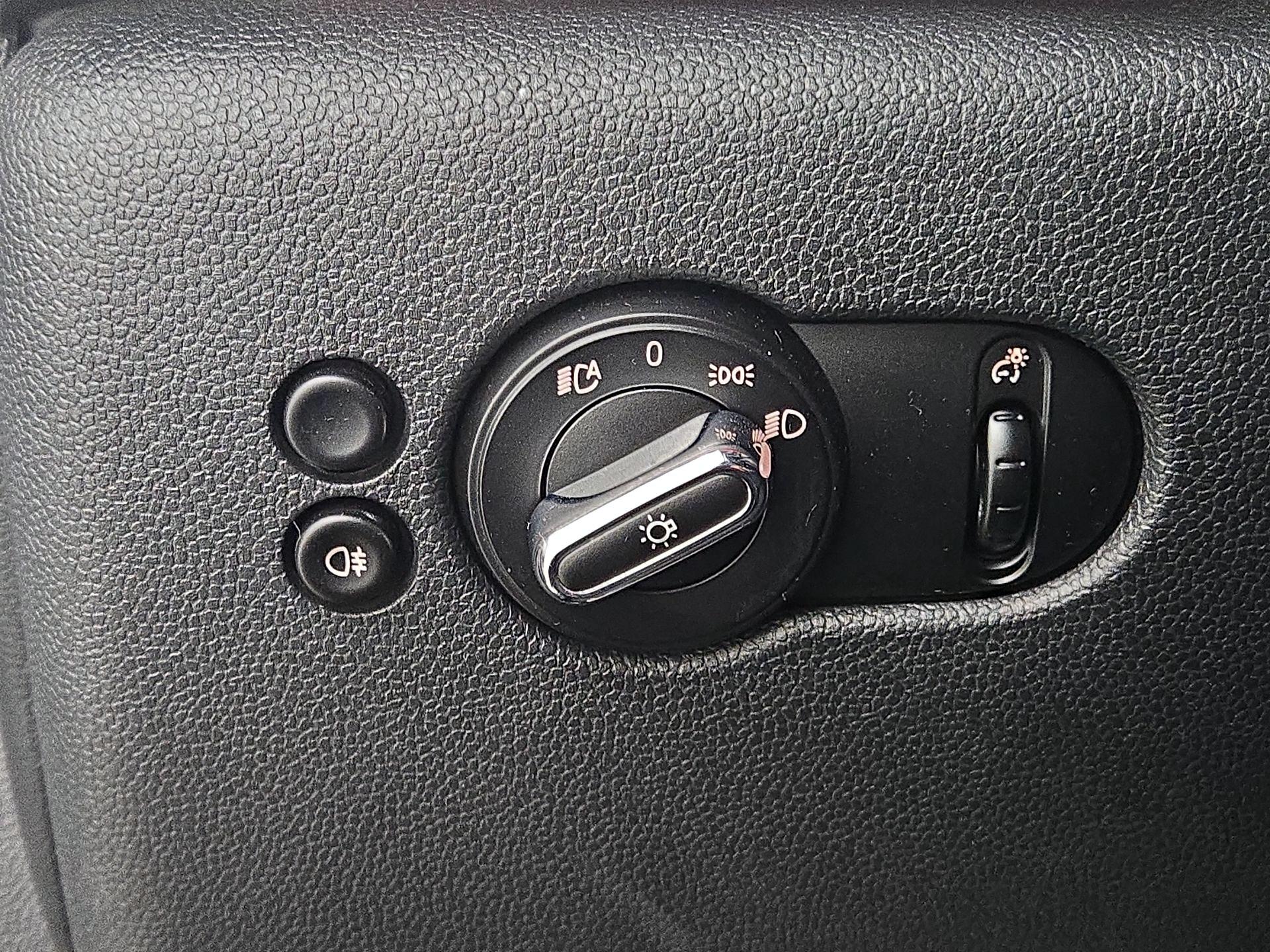 Thumbnail: 2017 MINI Cooper - 13