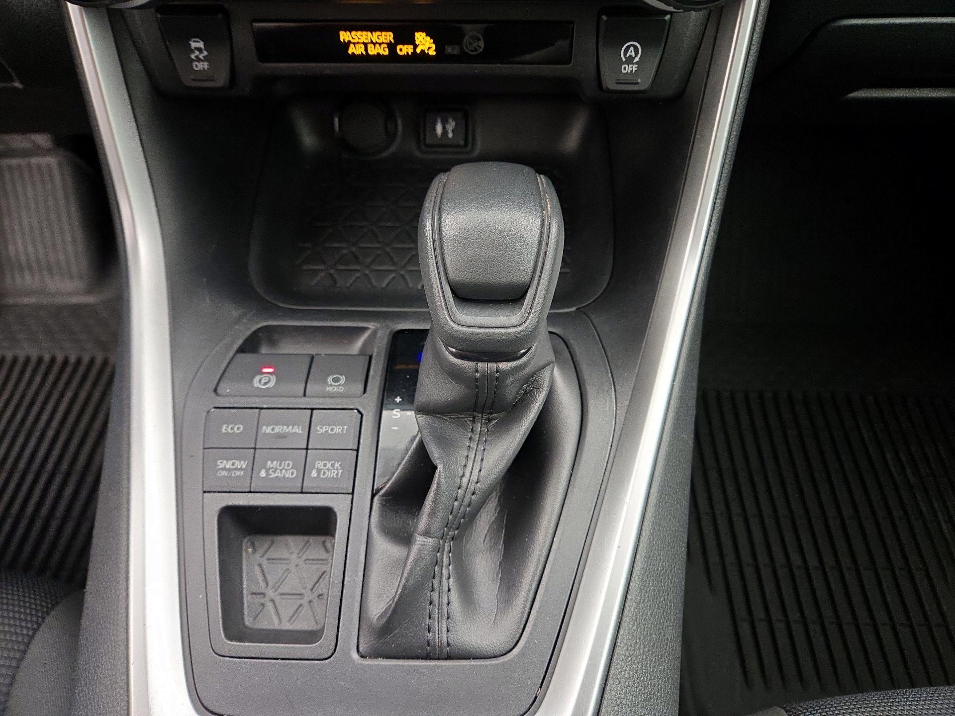 Thumbnail: 2019 Toyota RAV4 - 18