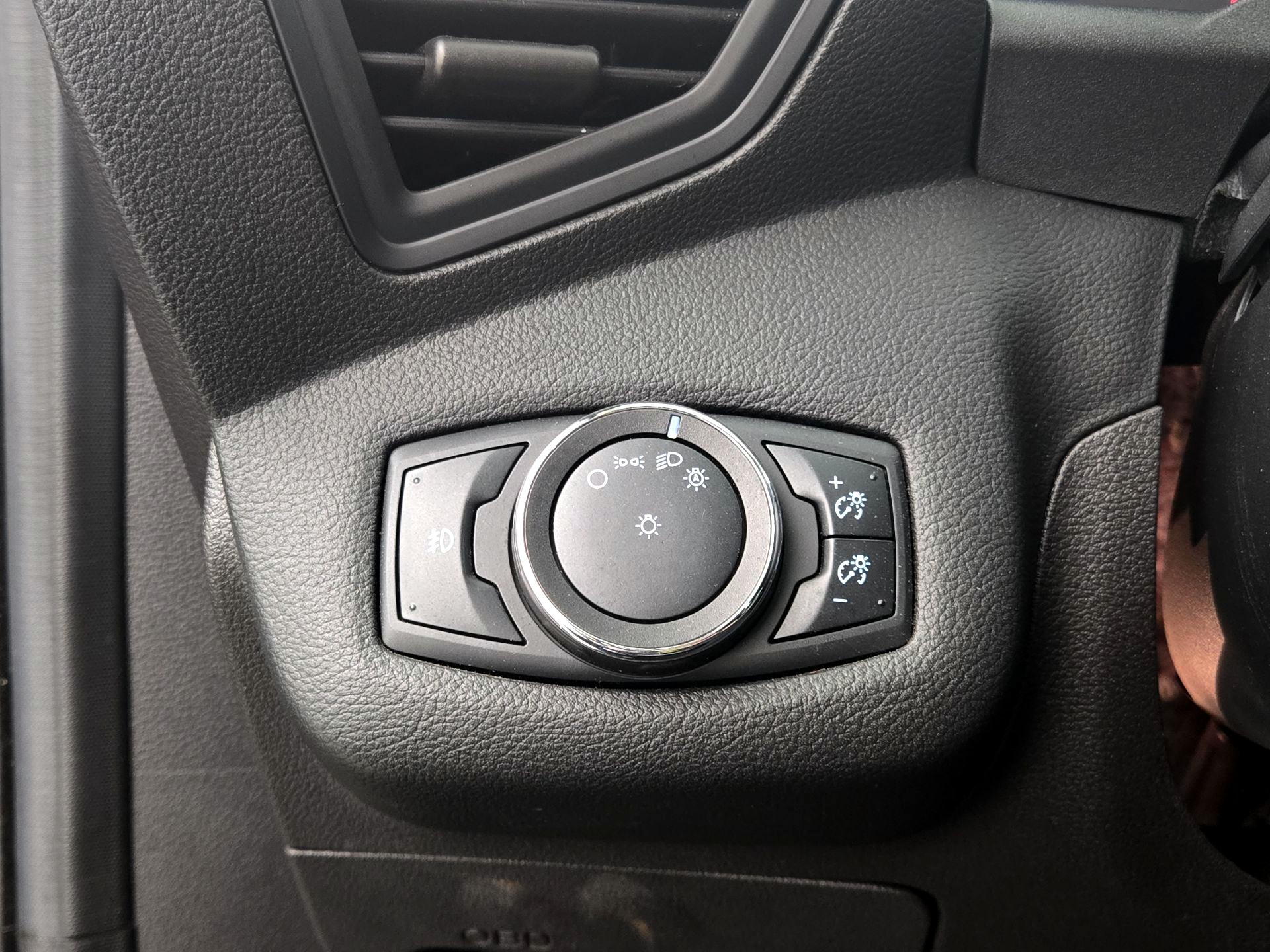 Thumbnail: 2015 Ford Escape - 13