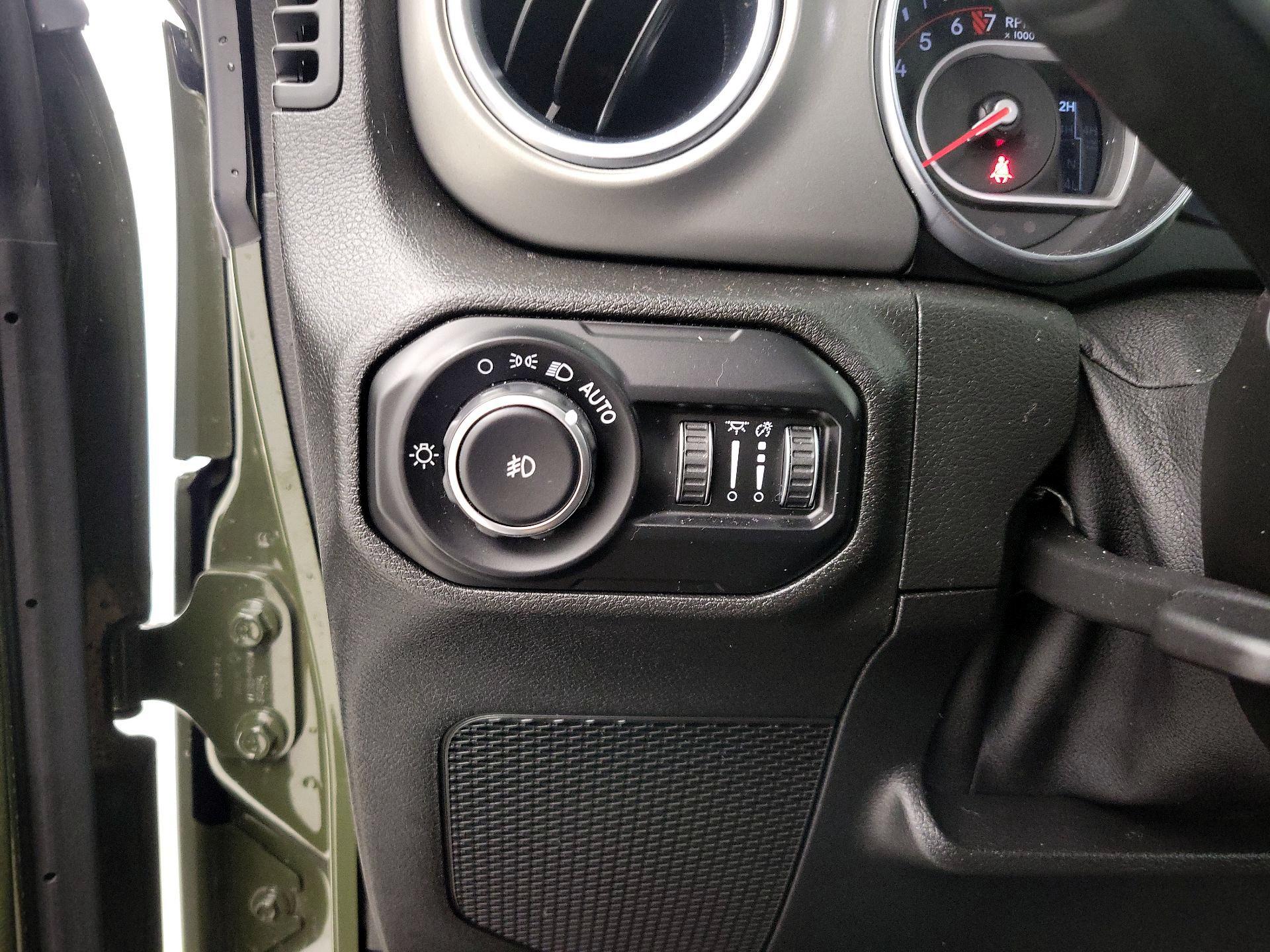 Thumbnail: 2021 Jeep Wrangler - 13