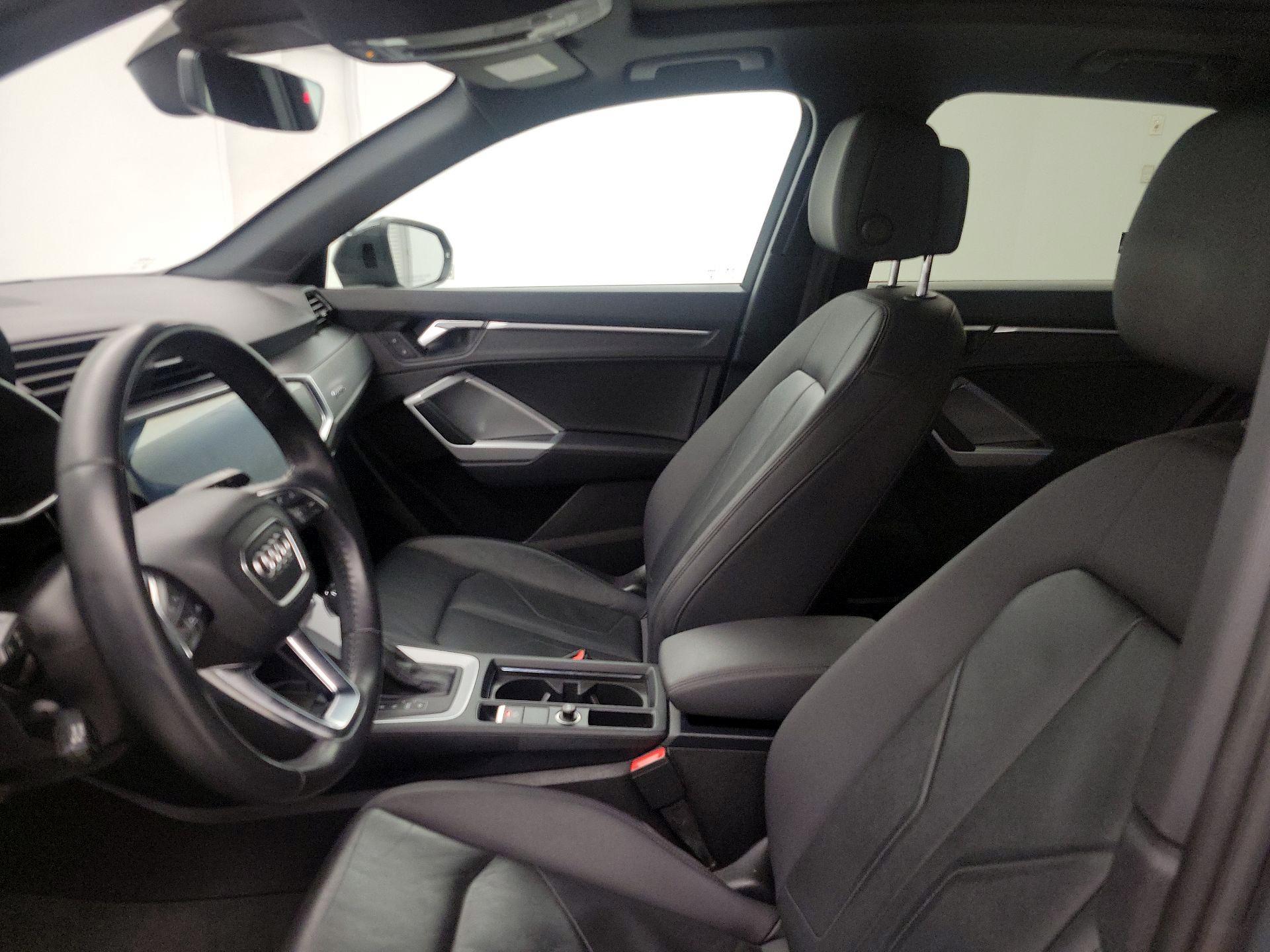 Thumbnail: 2020 Audi Q3 - 11