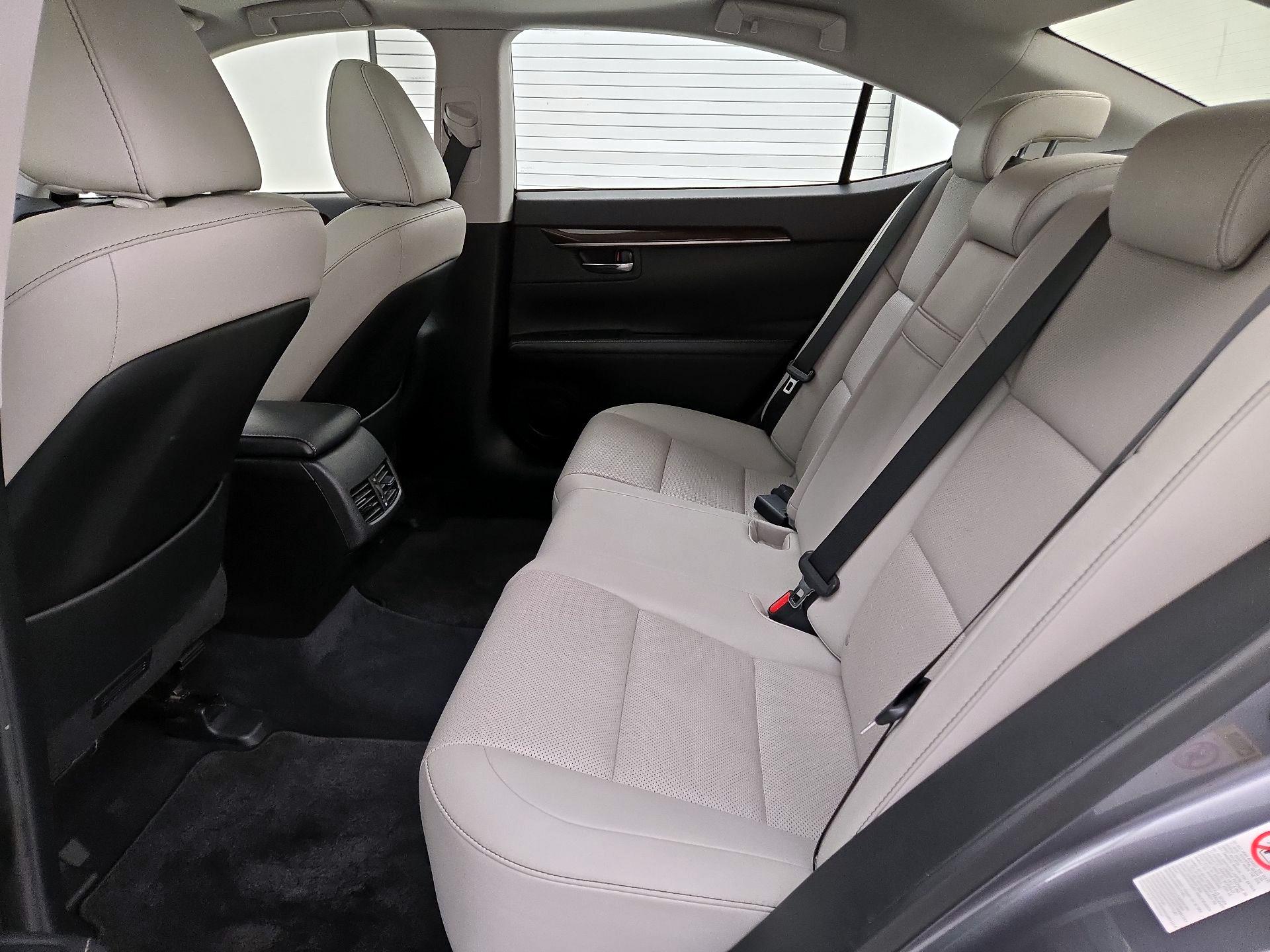 Thumbnail: 2014 Lexus ES - 20