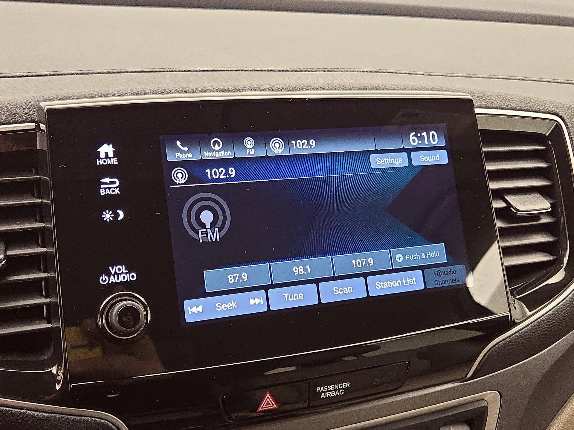 Thumbnail: 2019 Honda Pilot - 16