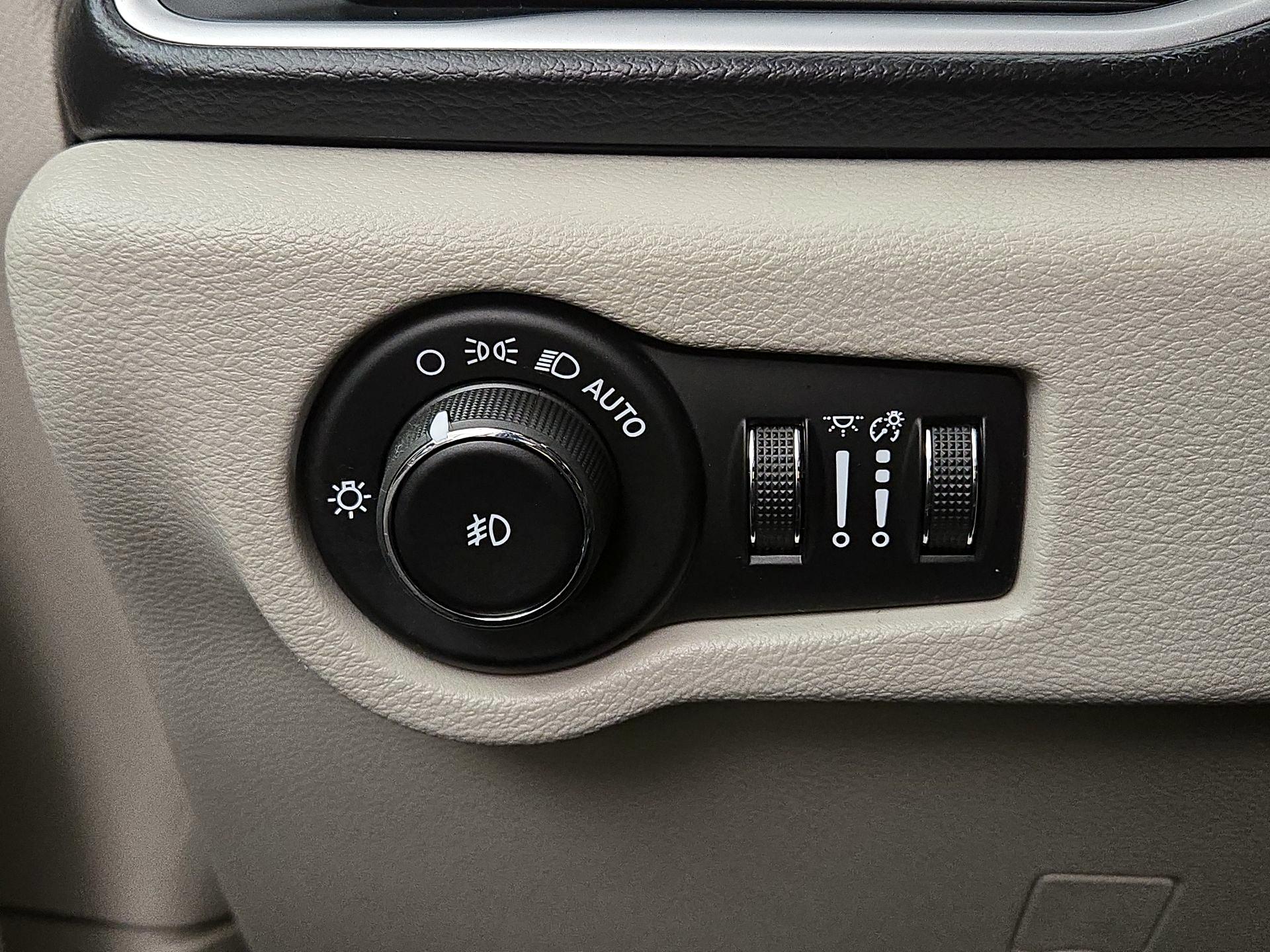 Thumbnail: 2019 Chrysler Pacifica - 13