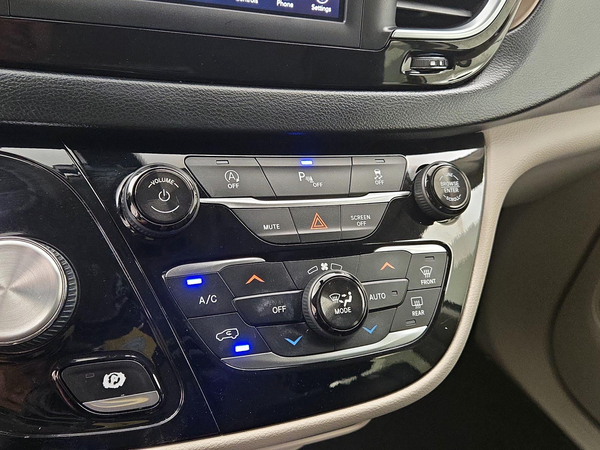 Thumbnail: 2019 Chrysler Pacifica - 16