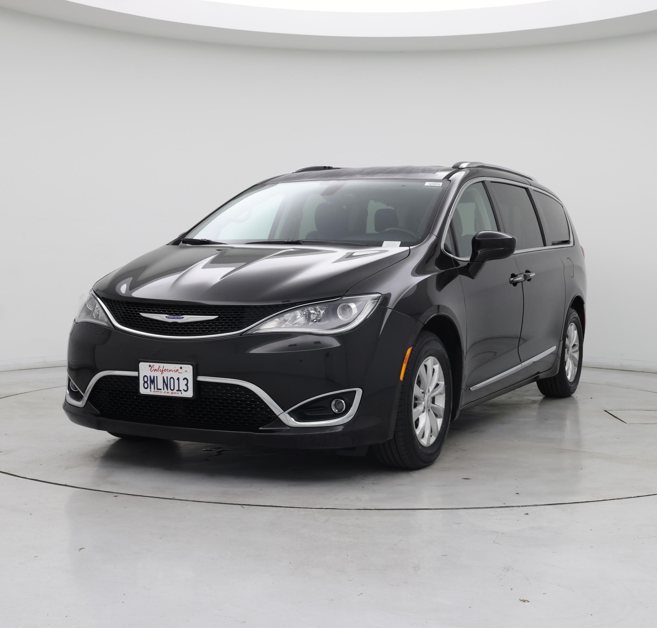 Thumbnail: 2019 Chrysler Pacifica - 4