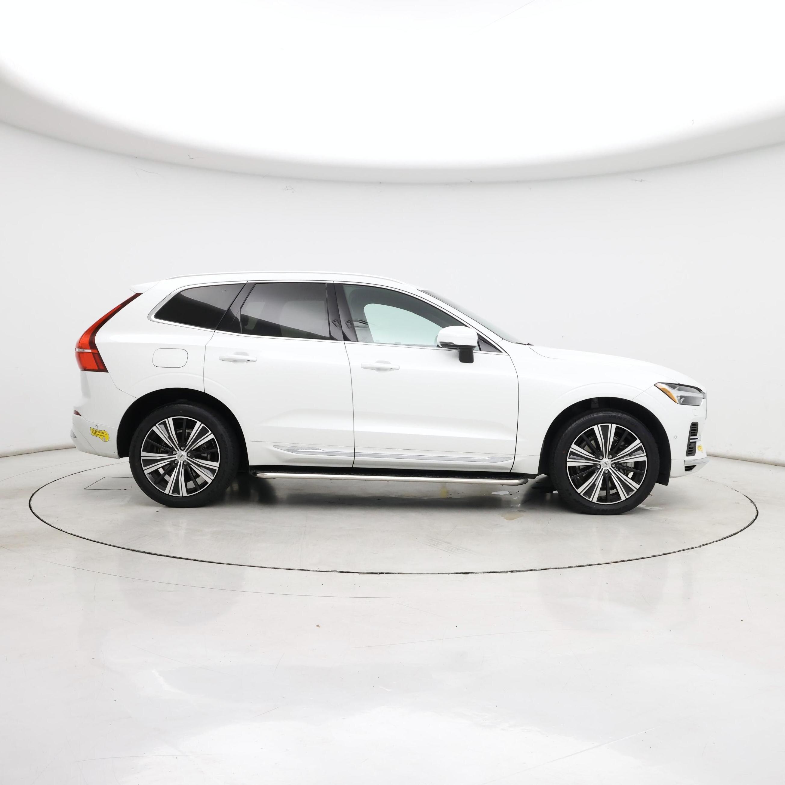 Thumbnail: 2022 Volvo XC60 - 7