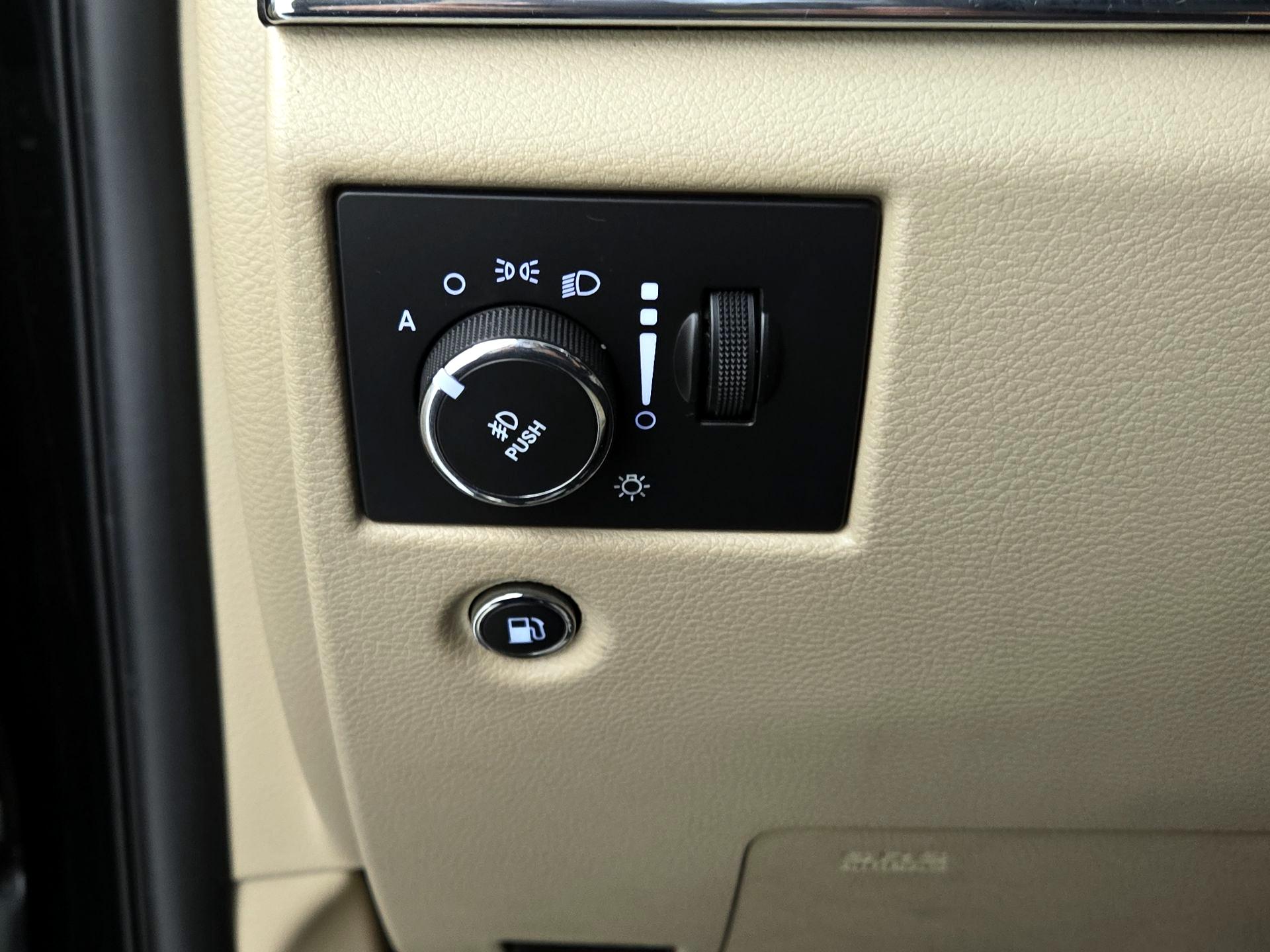 Thumbnail: 2015 Jeep Grand Cherokee - 13