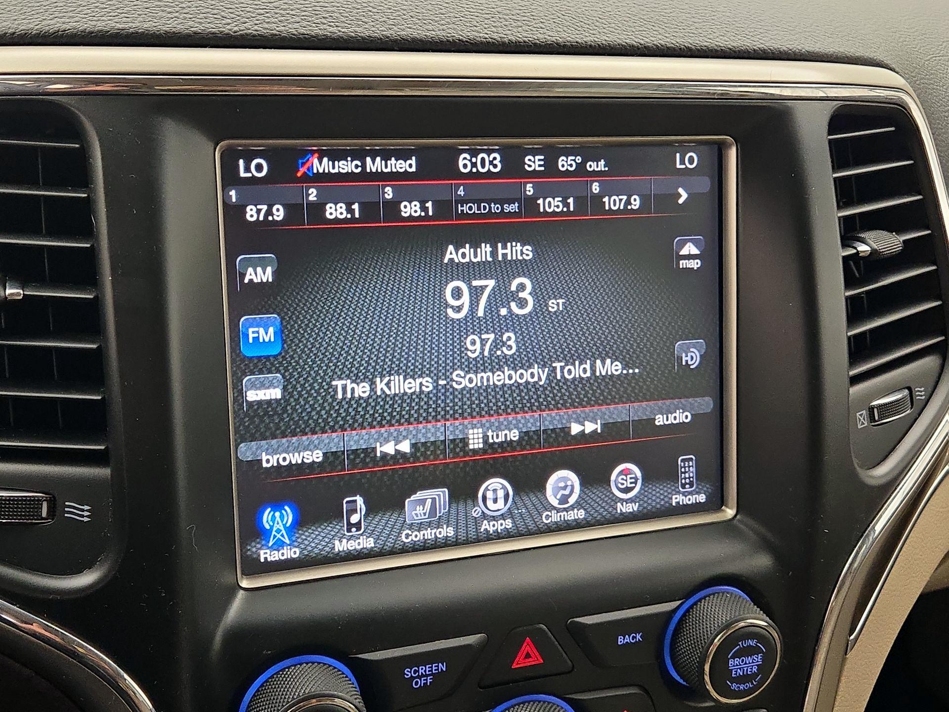 Thumbnail: 2015 Jeep Grand Cherokee - 16