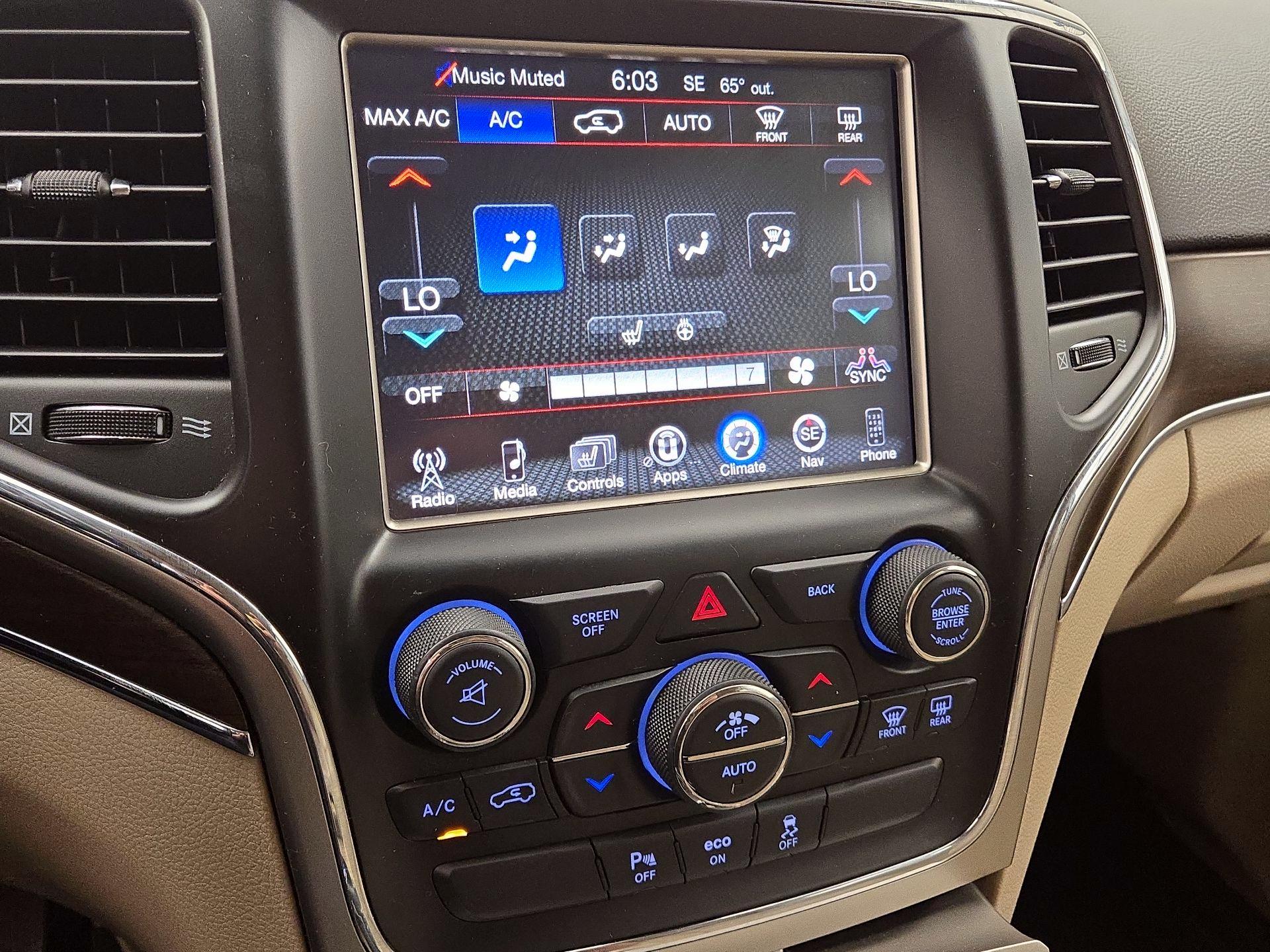 Thumbnail: 2015 Jeep Grand Cherokee - 17