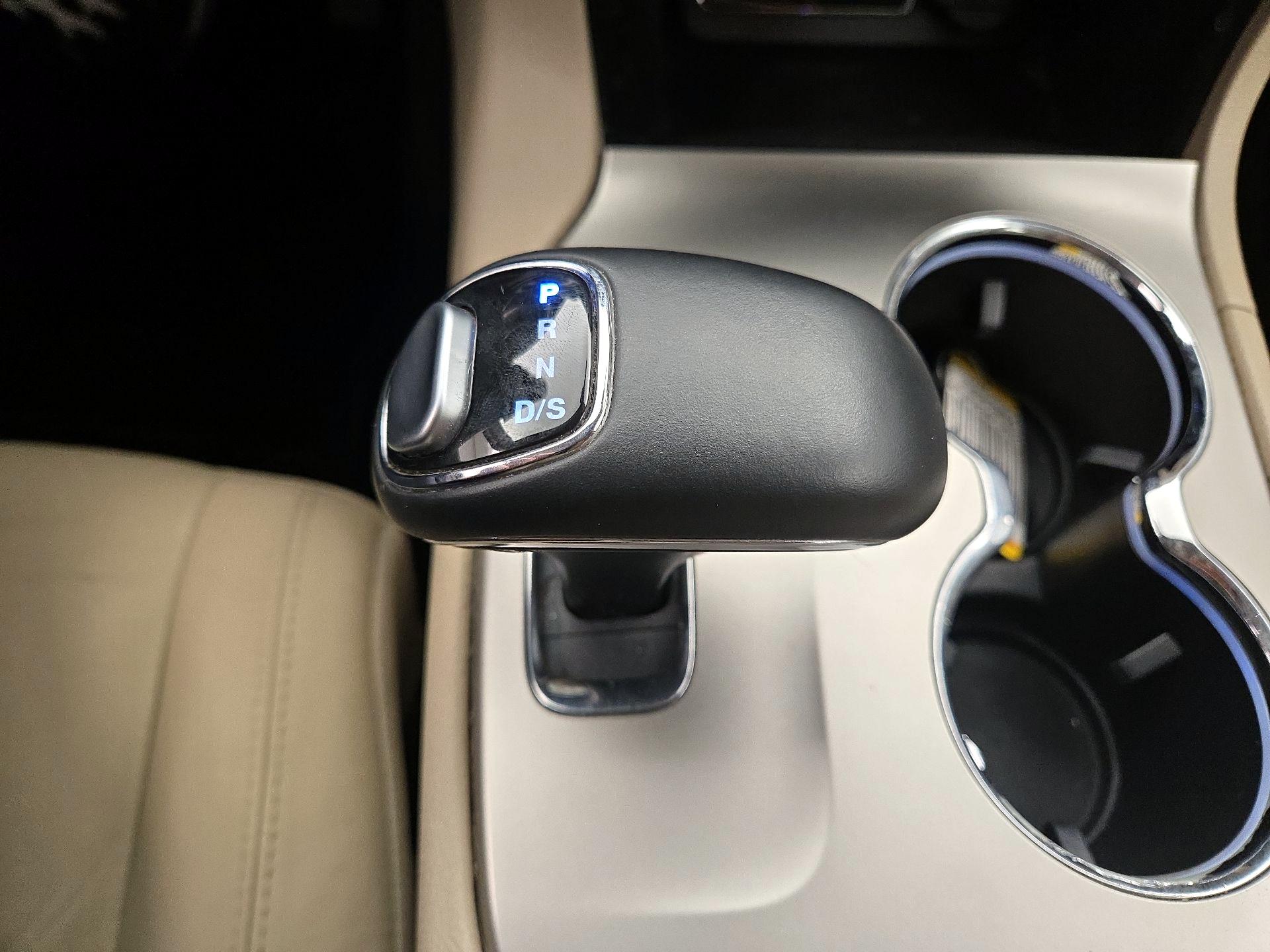 Thumbnail: 2015 Jeep Grand Cherokee - 18