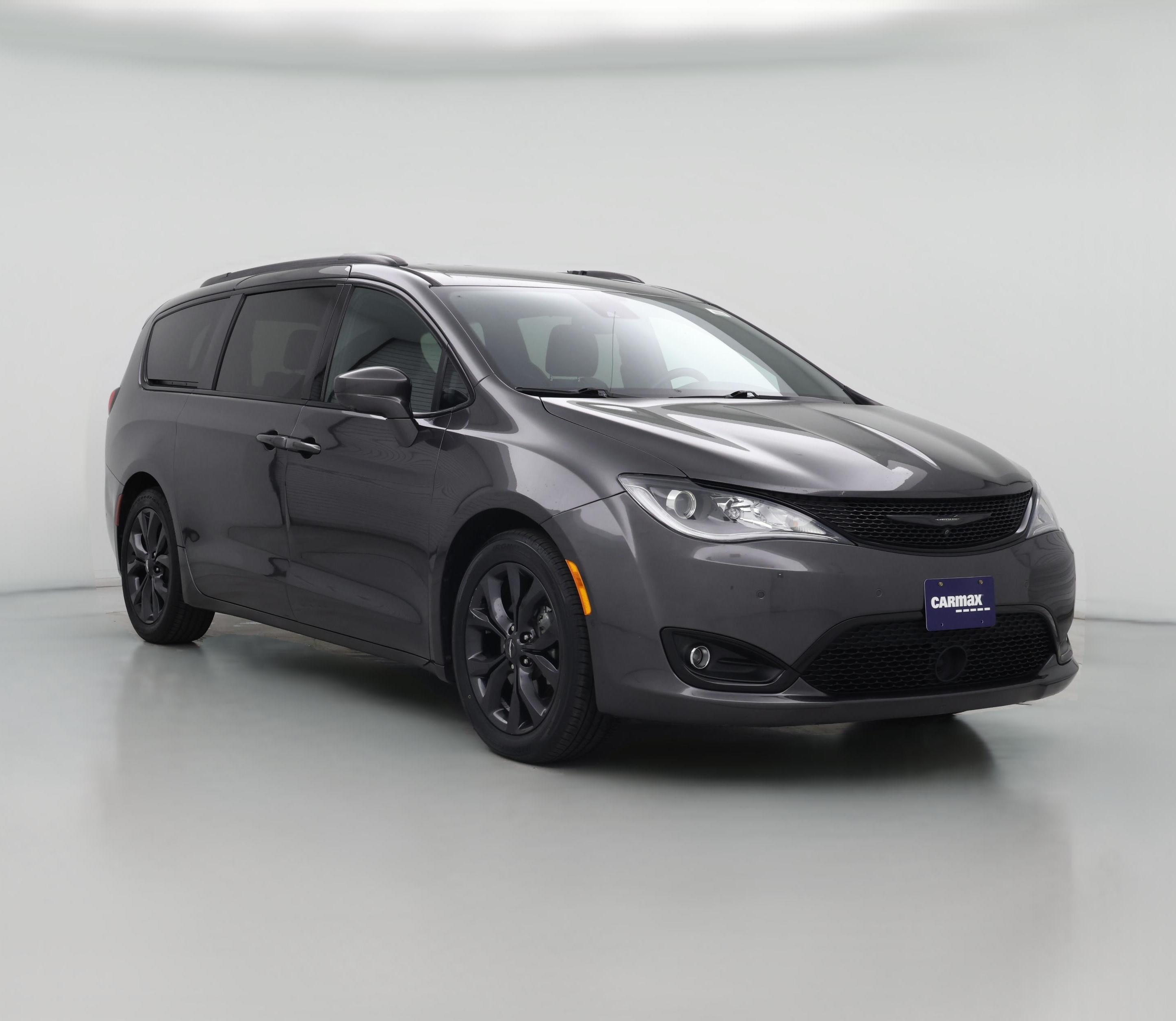 Thumbnail: 2018 Chrysler Pacifica - 1